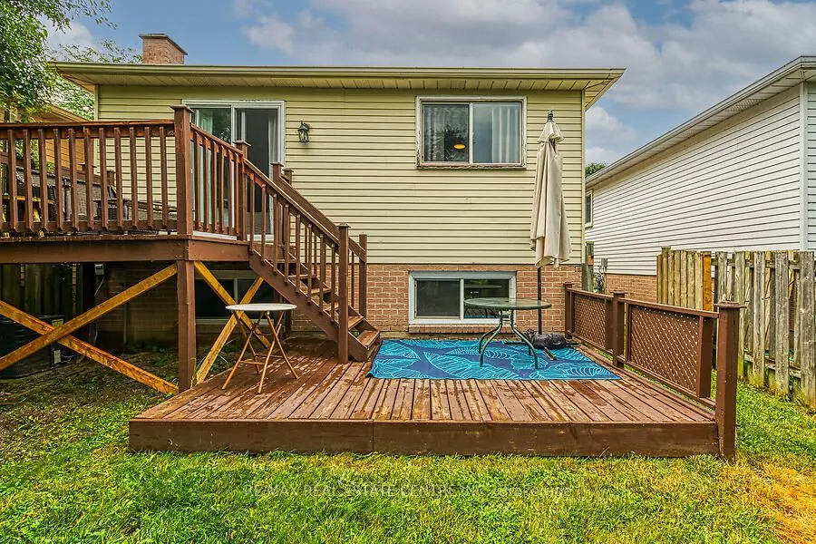 30 Lampman Crescent