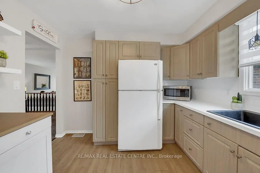 30 Lampman Crescent