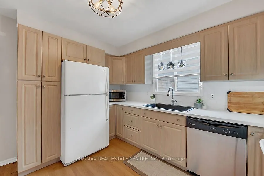 30 Lampman Crescent