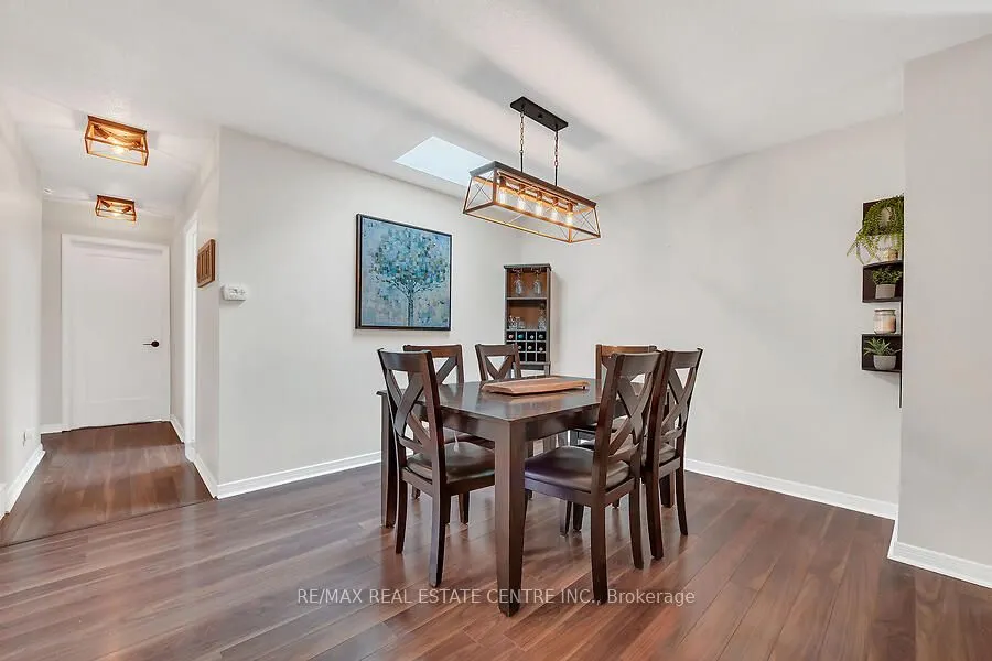 30 Lampman Crescent