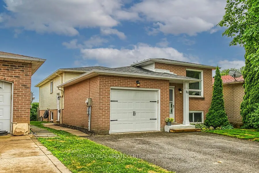30 Lampman Crescent