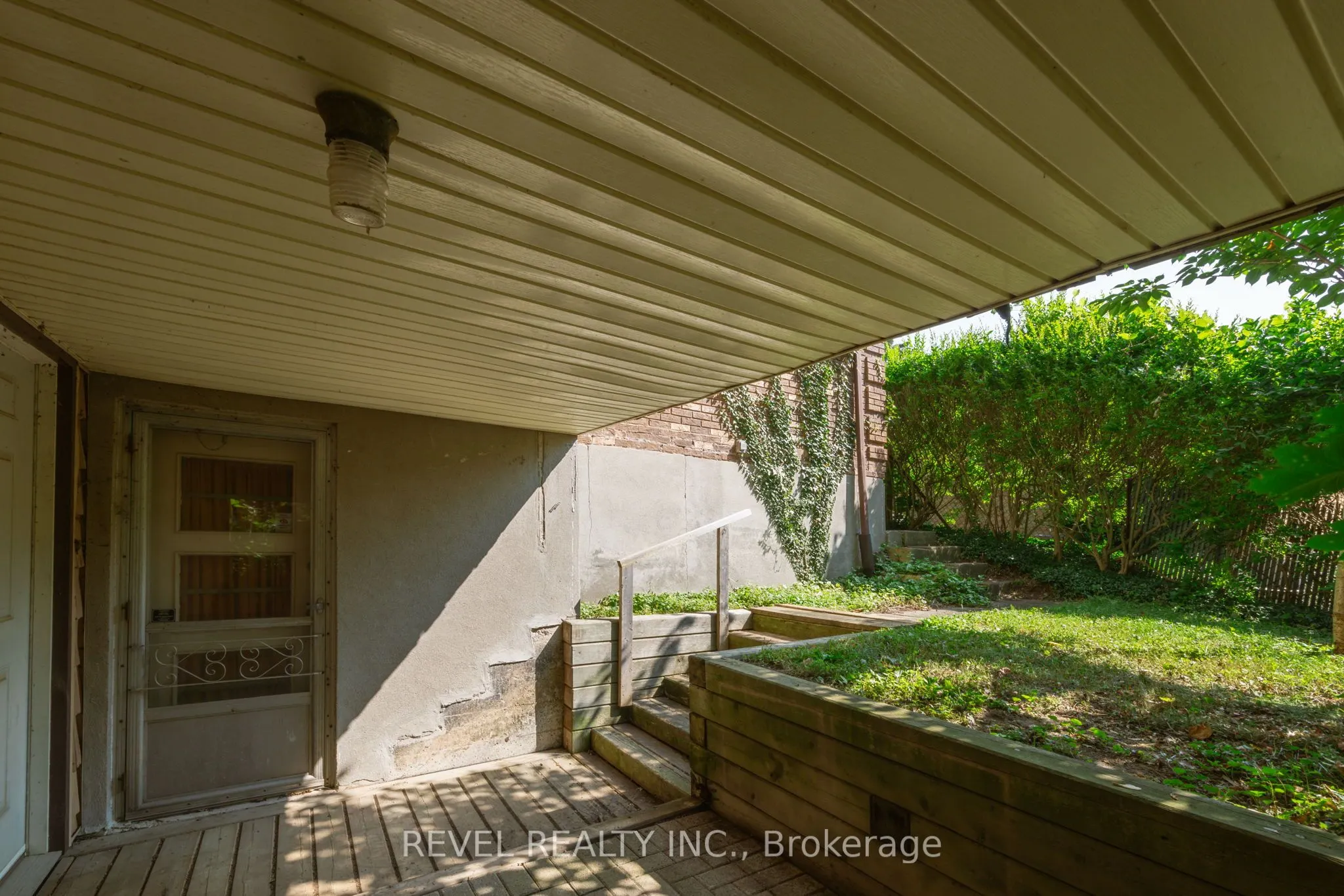 840 Clearview Avenue
