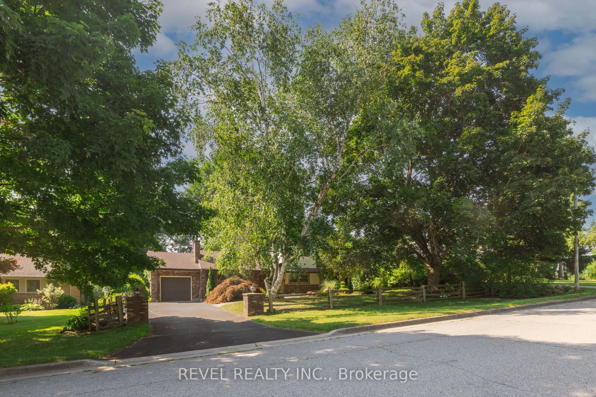 840 Clearview Avenue