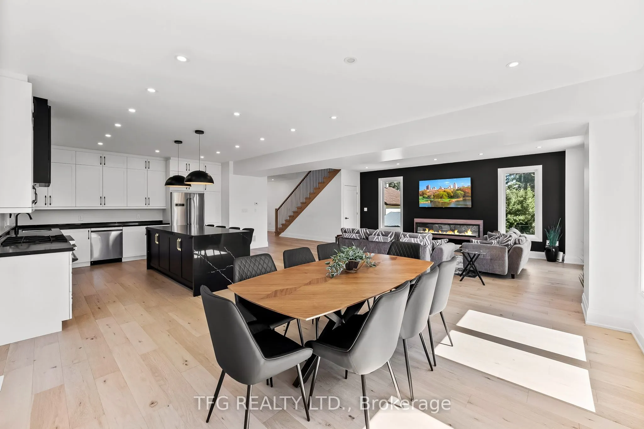 678 Otonabee Drive