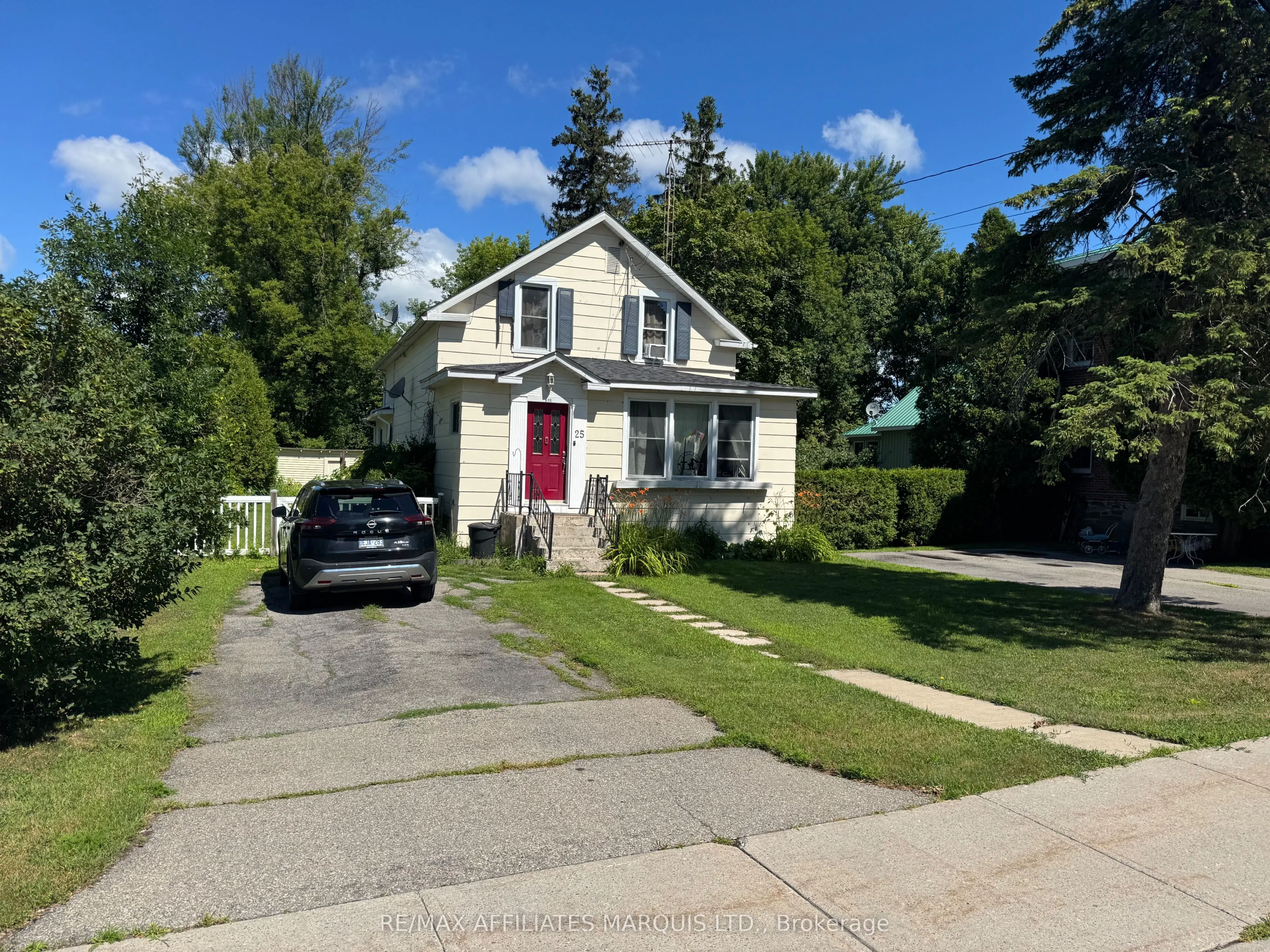 25 Oak Street