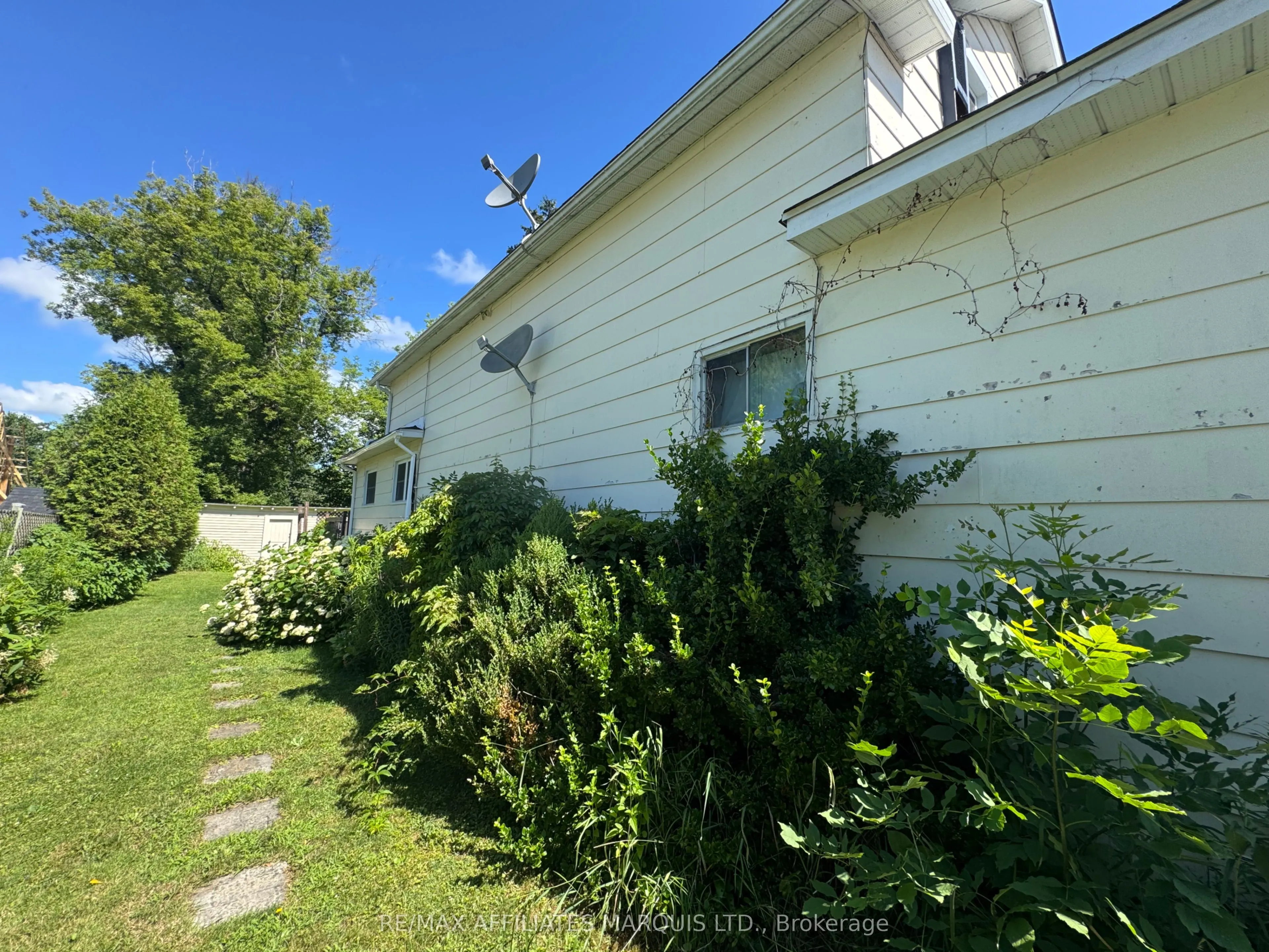 25 Oak Street