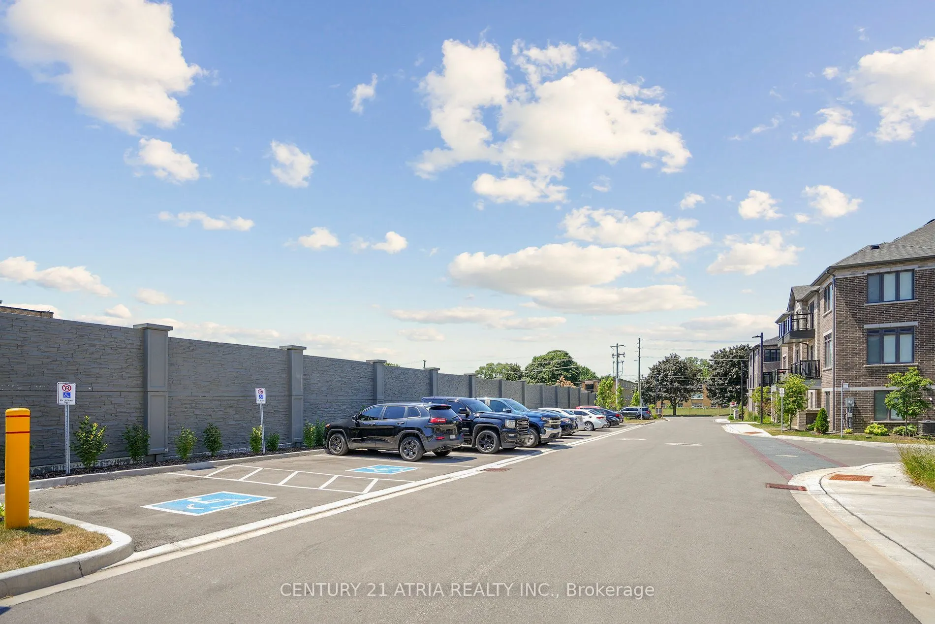585 Colborne Street, #704