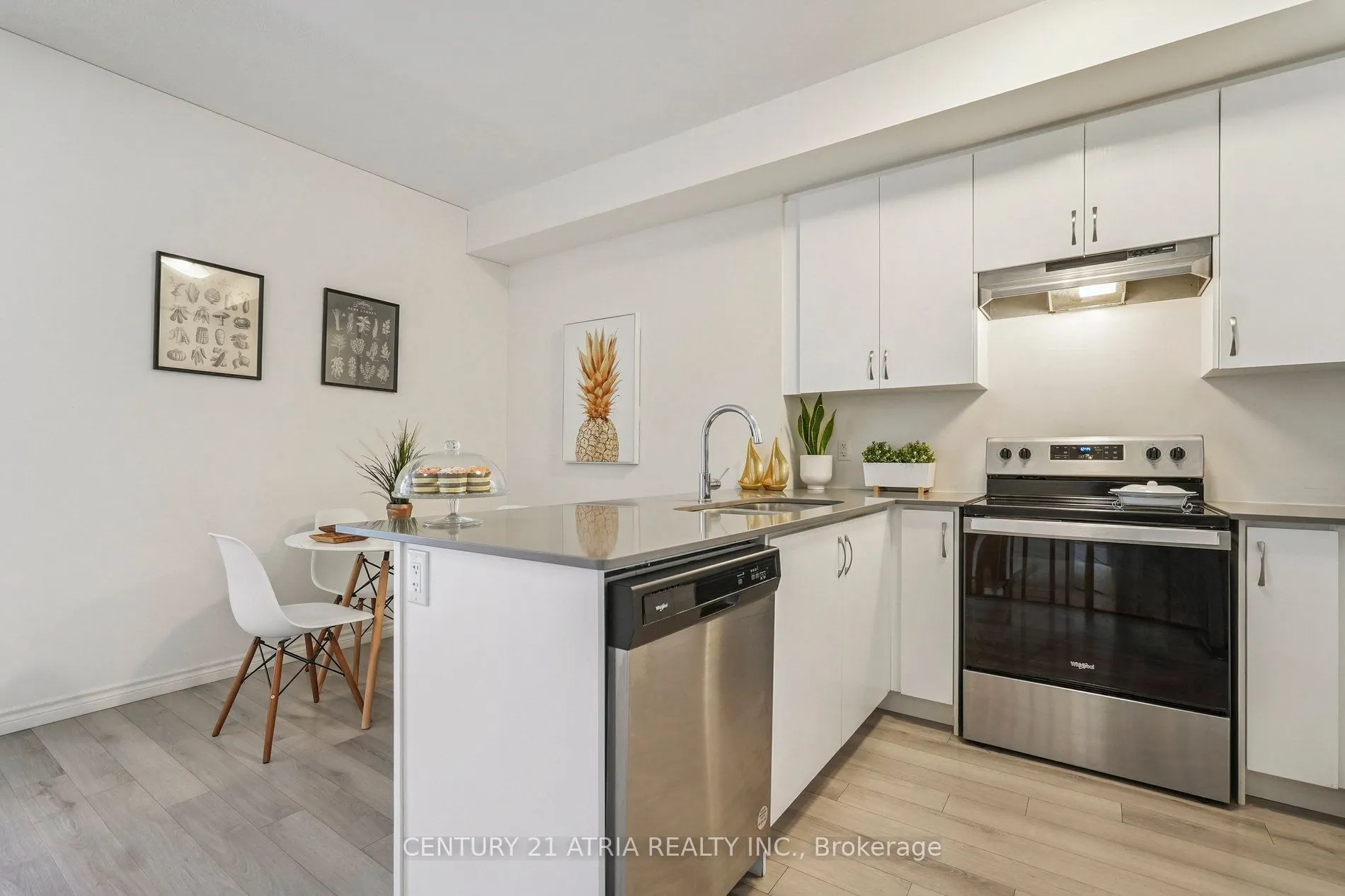 585 Colborne Street, #704