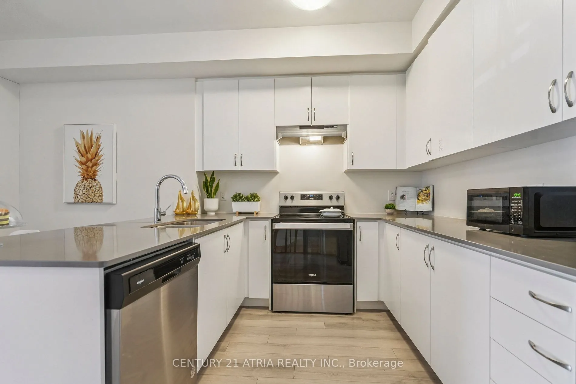 585 Colborne Street, #704