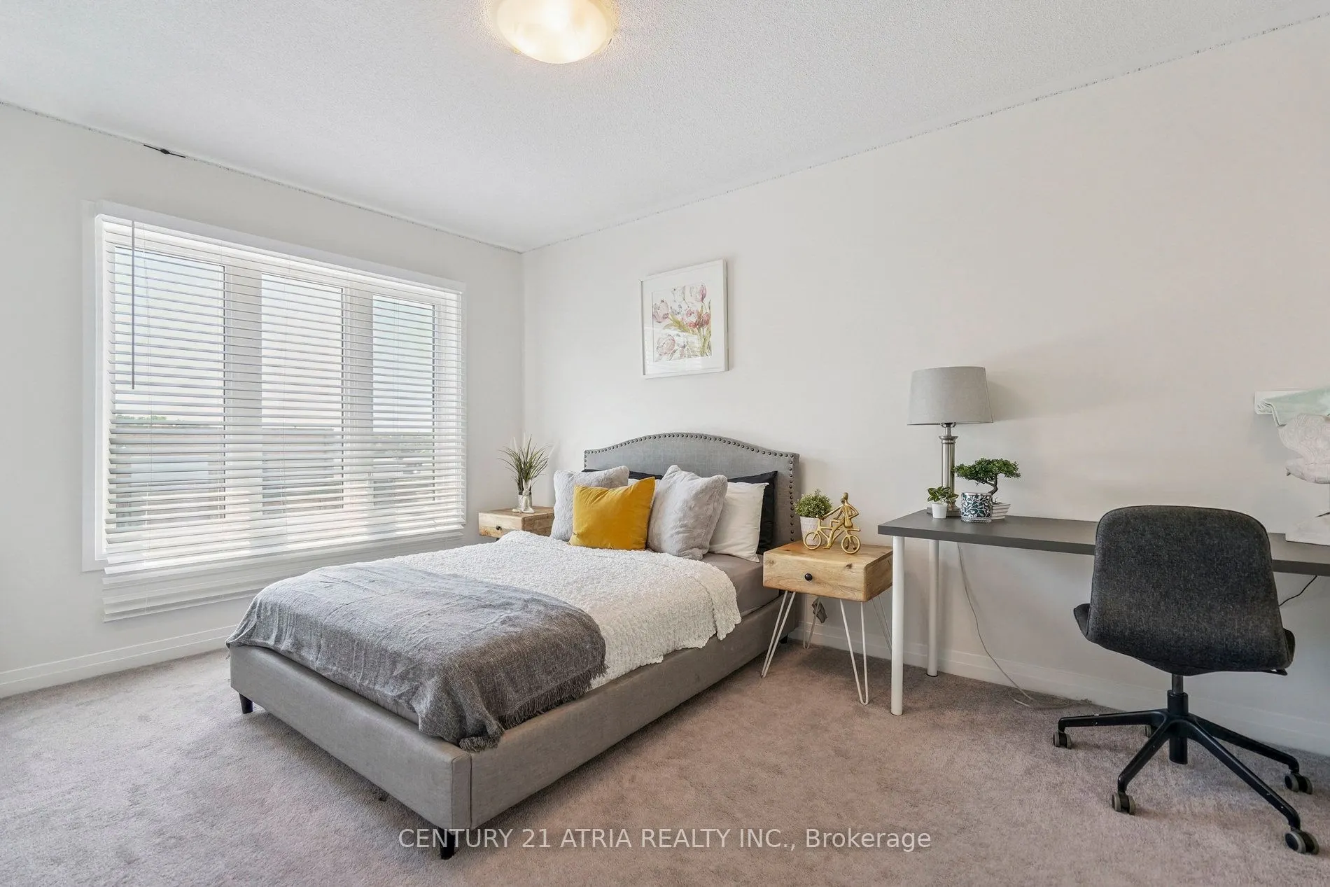 585 Colborne Street, #704