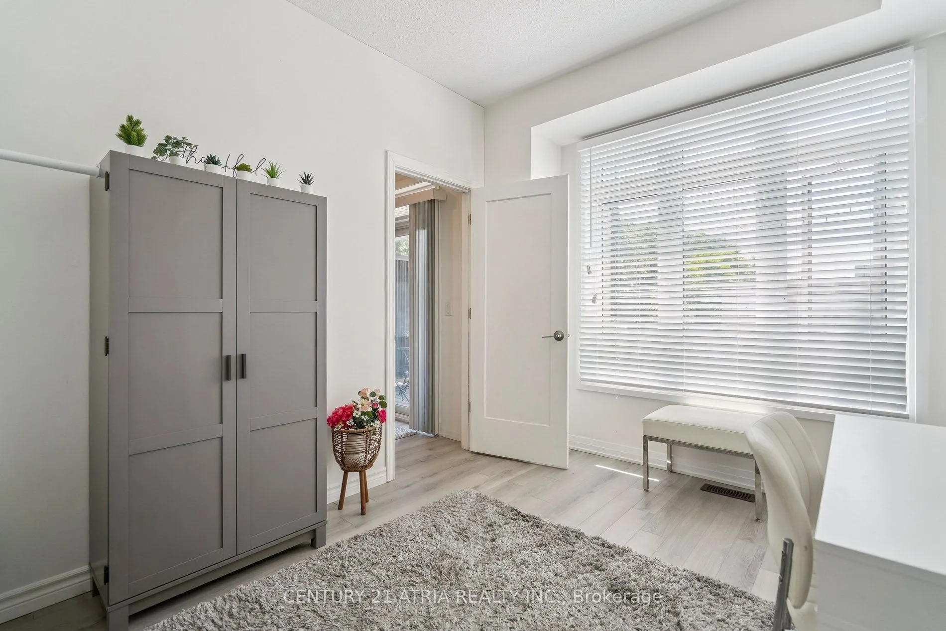 585 Colborne Street, #704