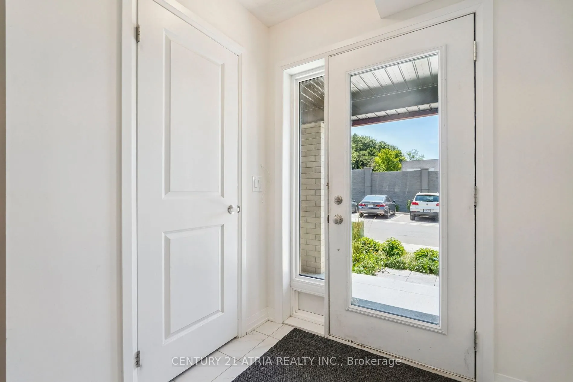 585 Colborne Street, #704