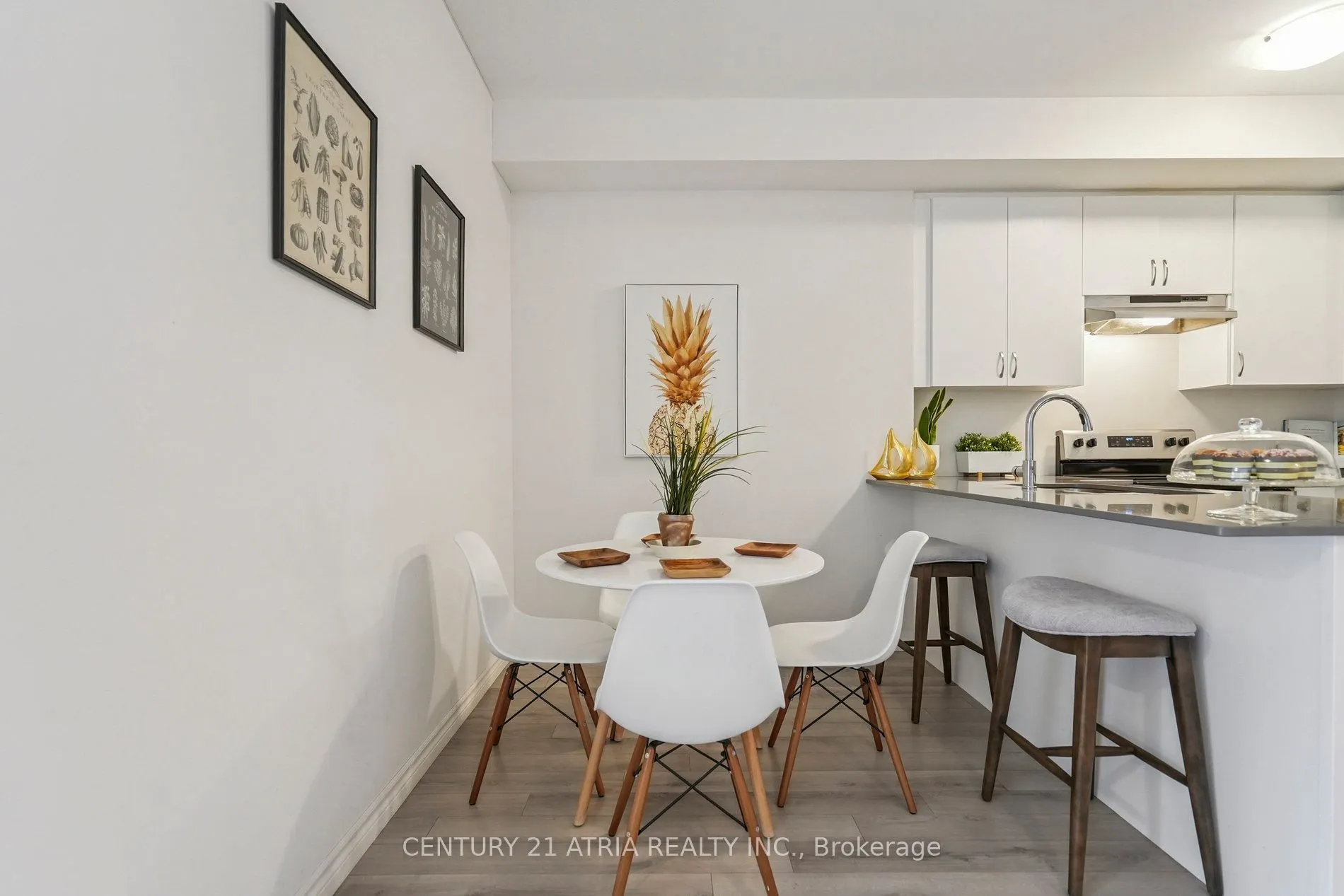 585 Colborne Street, #704