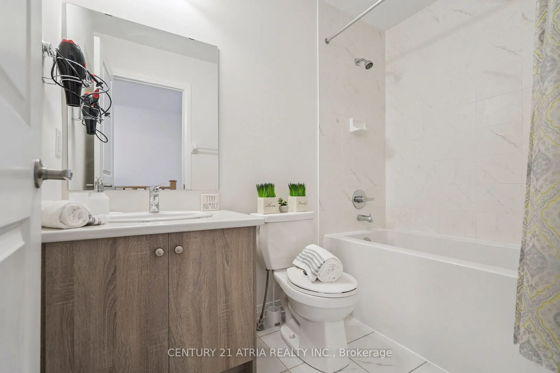 585 Colborne Street, #704