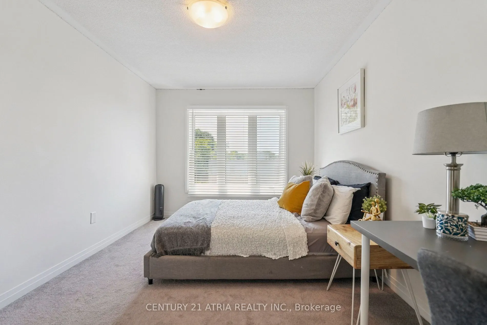 585 Colborne Street, #704