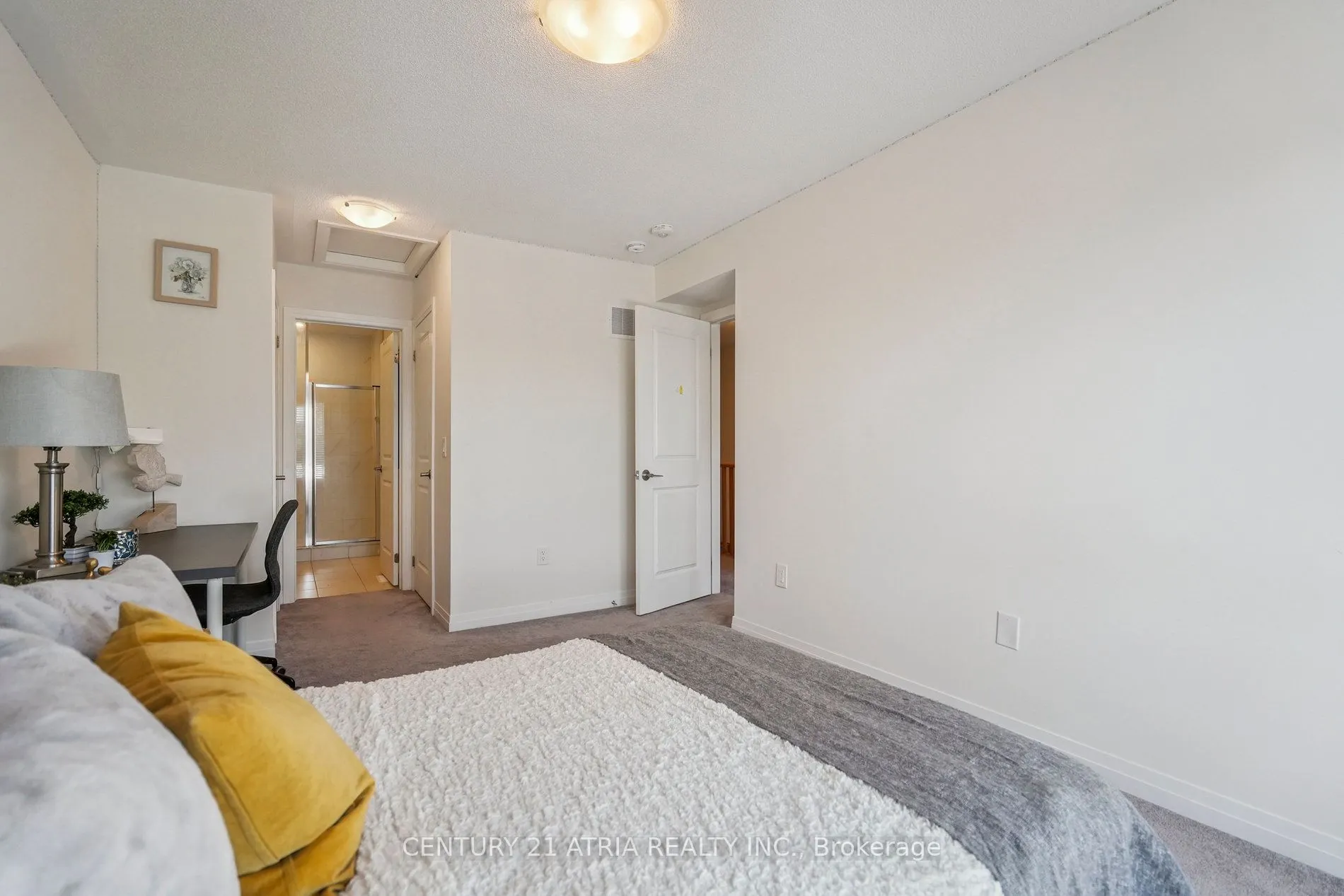 585 Colborne Street, #704