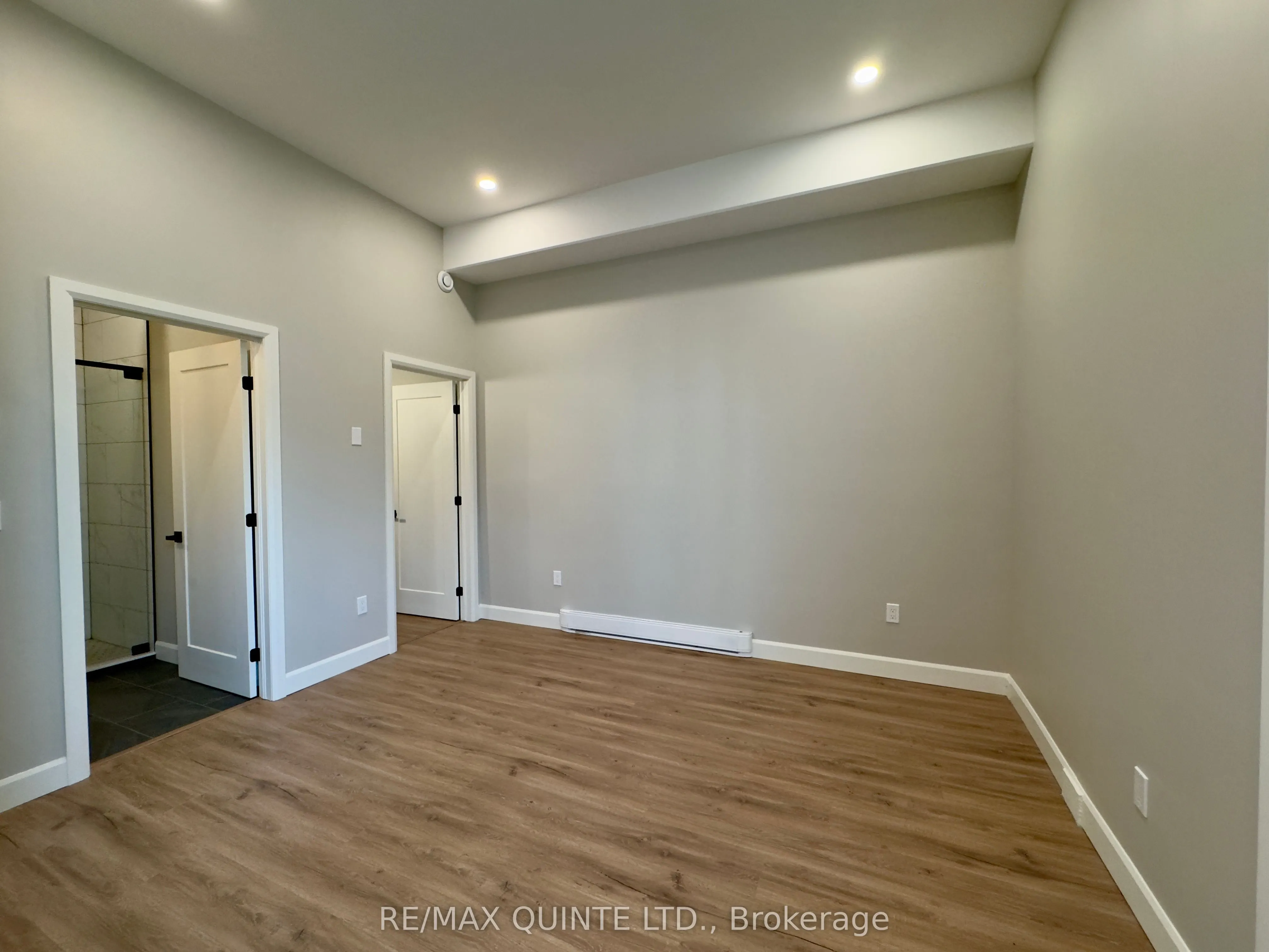 330 Victoria Street, #1
