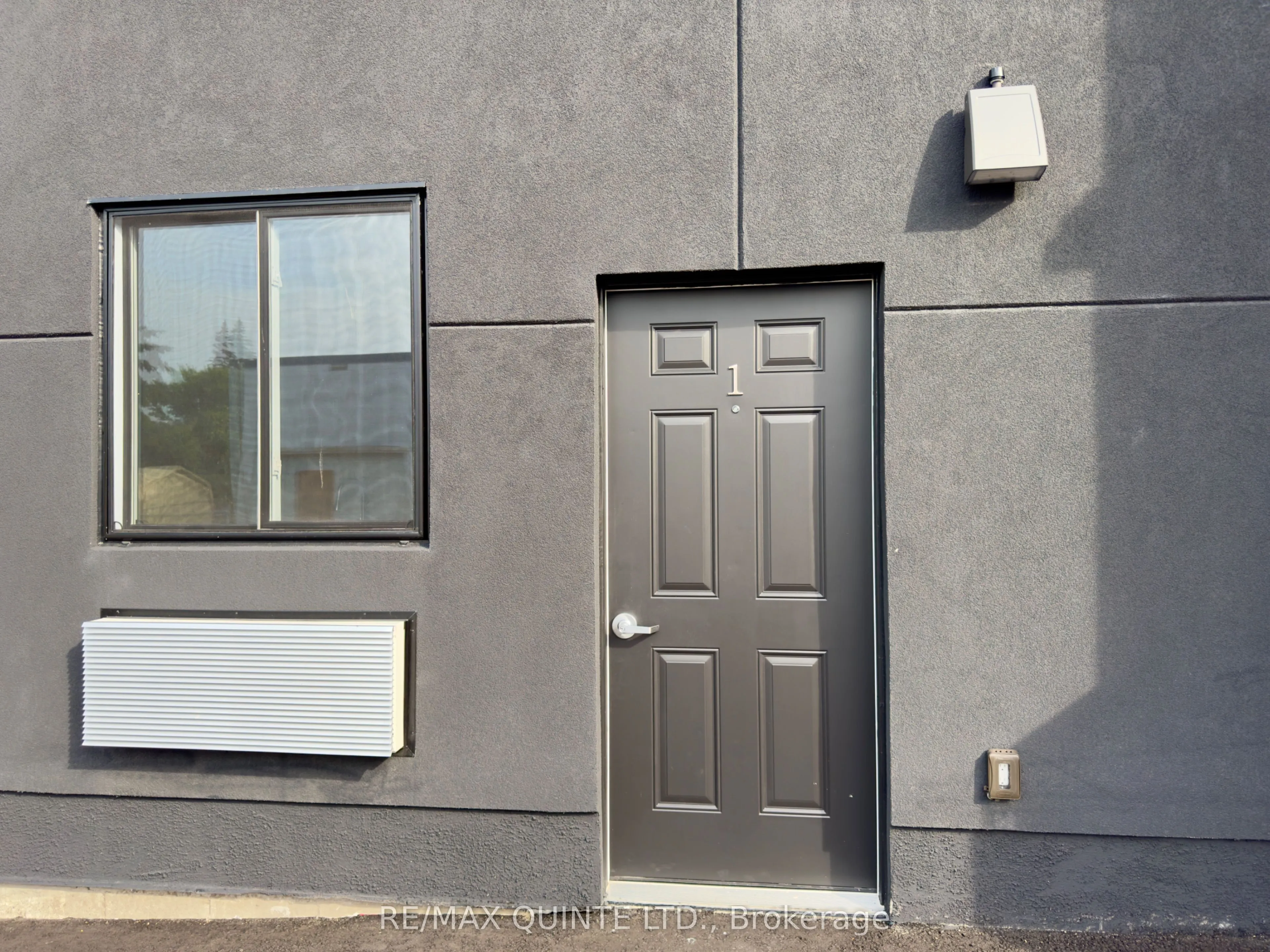 330 Victoria Street, #1