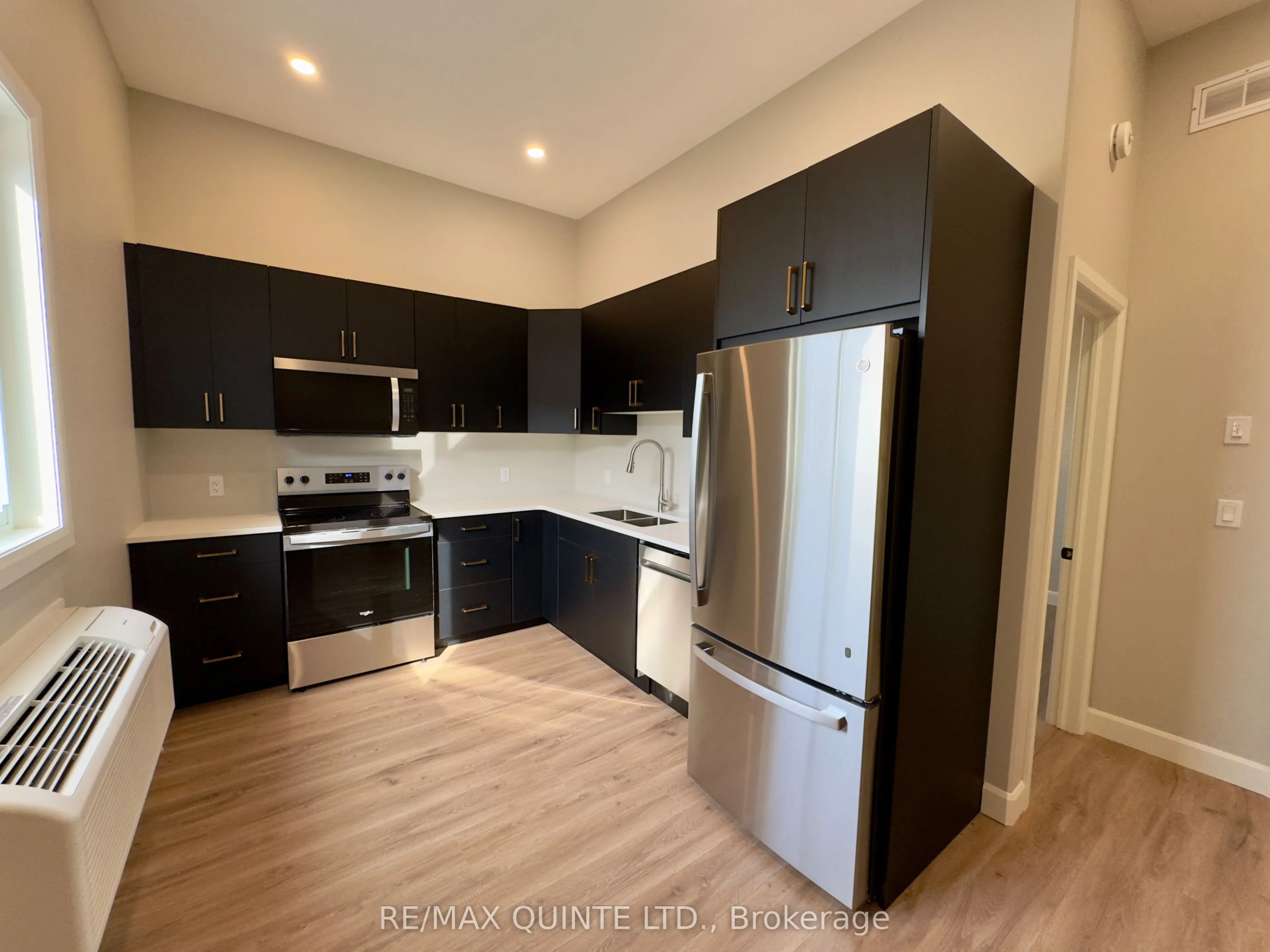330 Victoria Street, #1