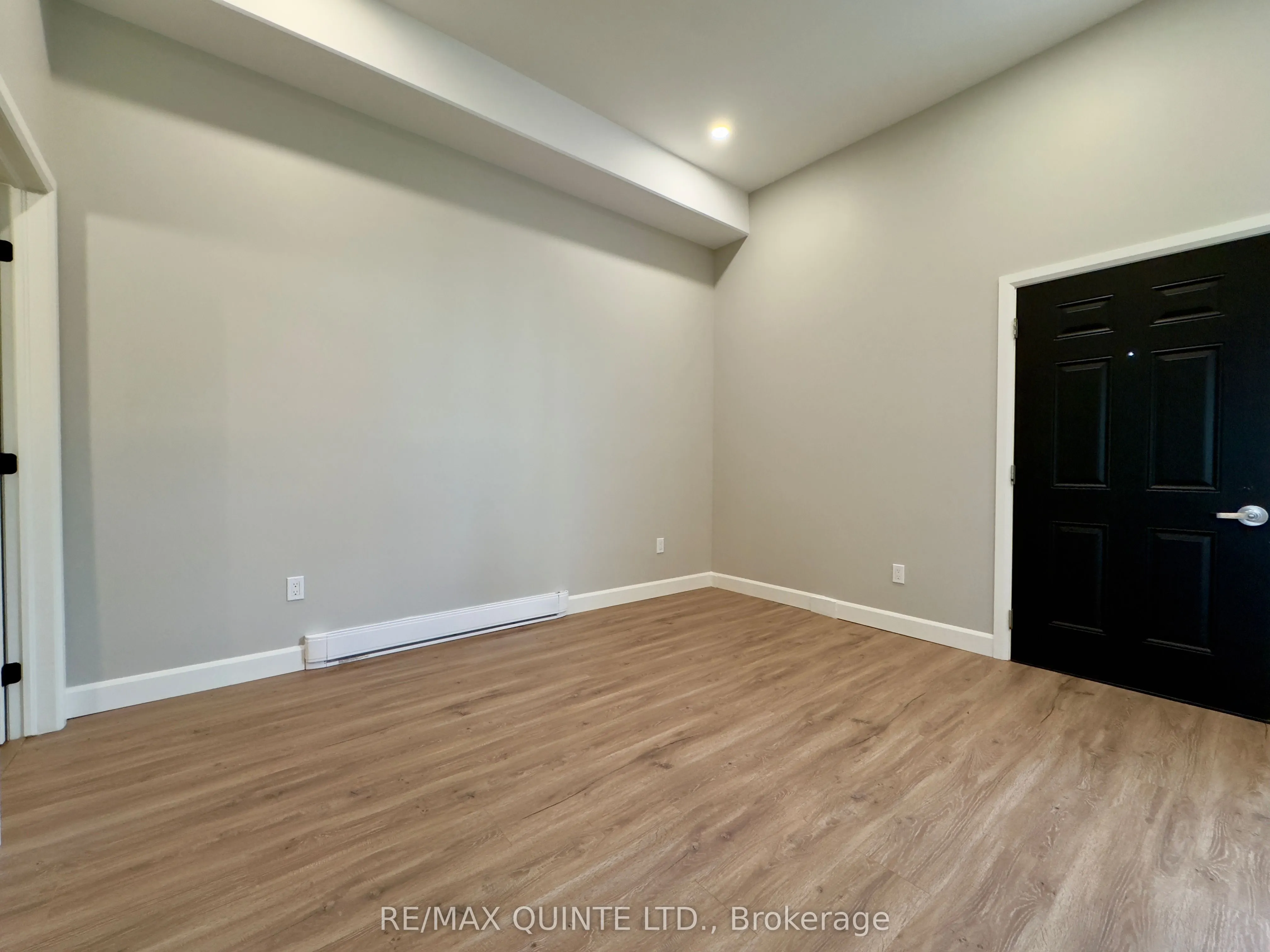 330 Victoria Street, #1