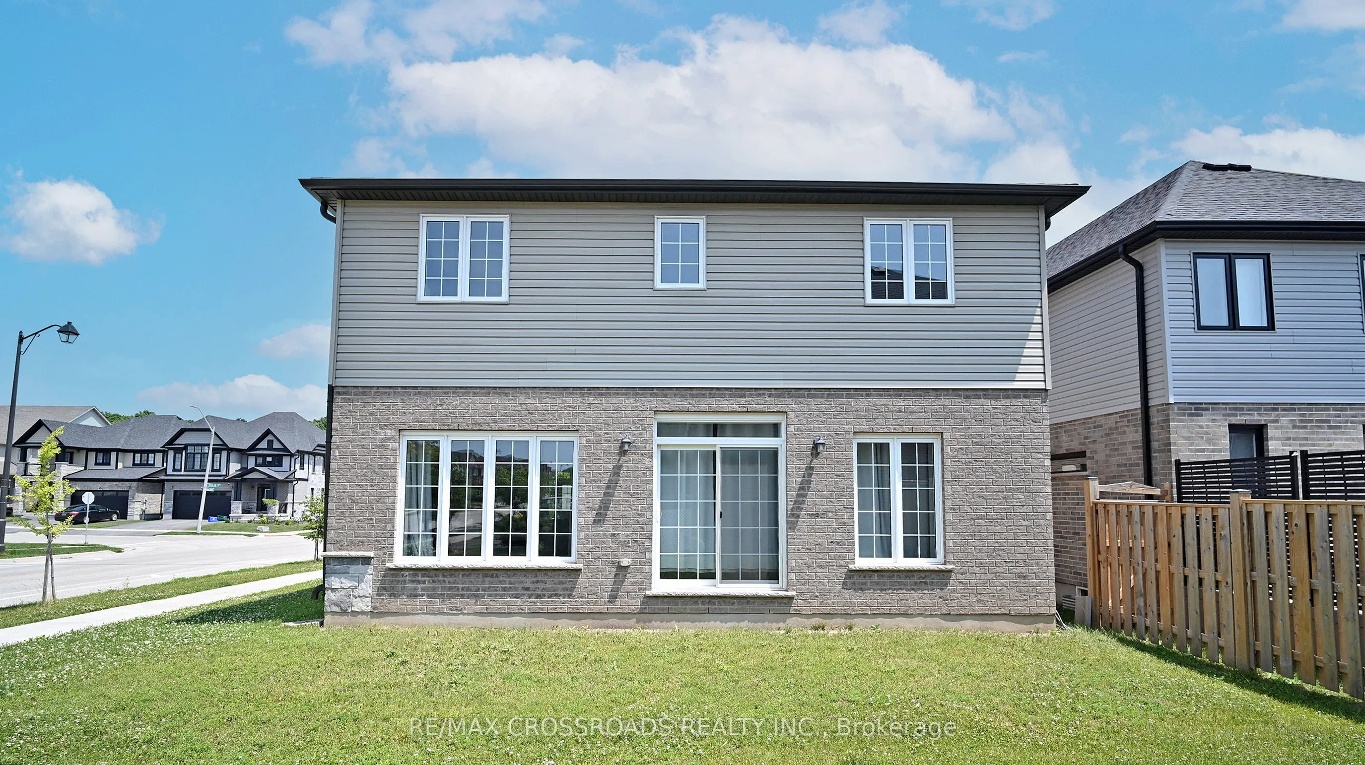 745 Wood Lily Street