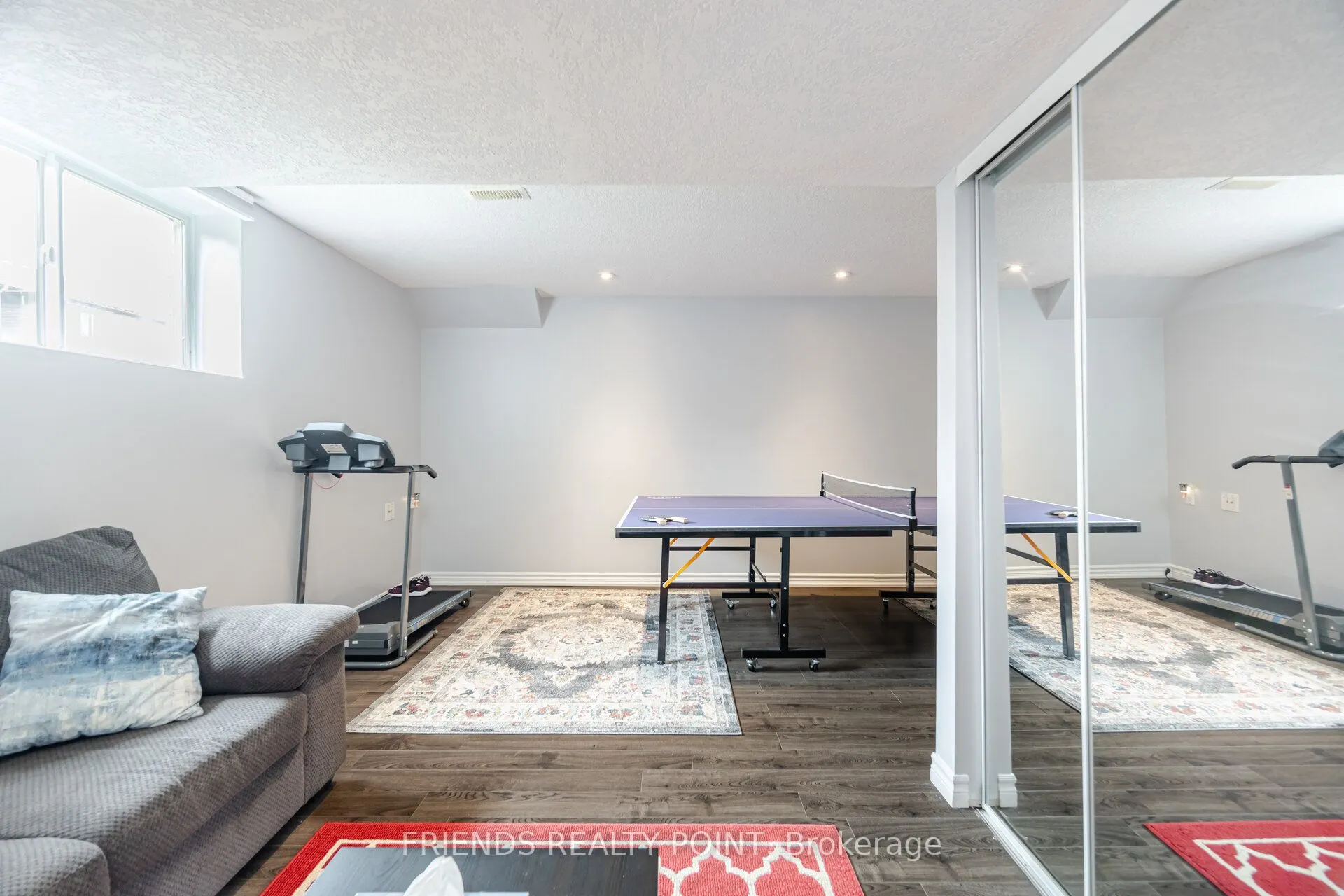 37 Charleswood Crescent