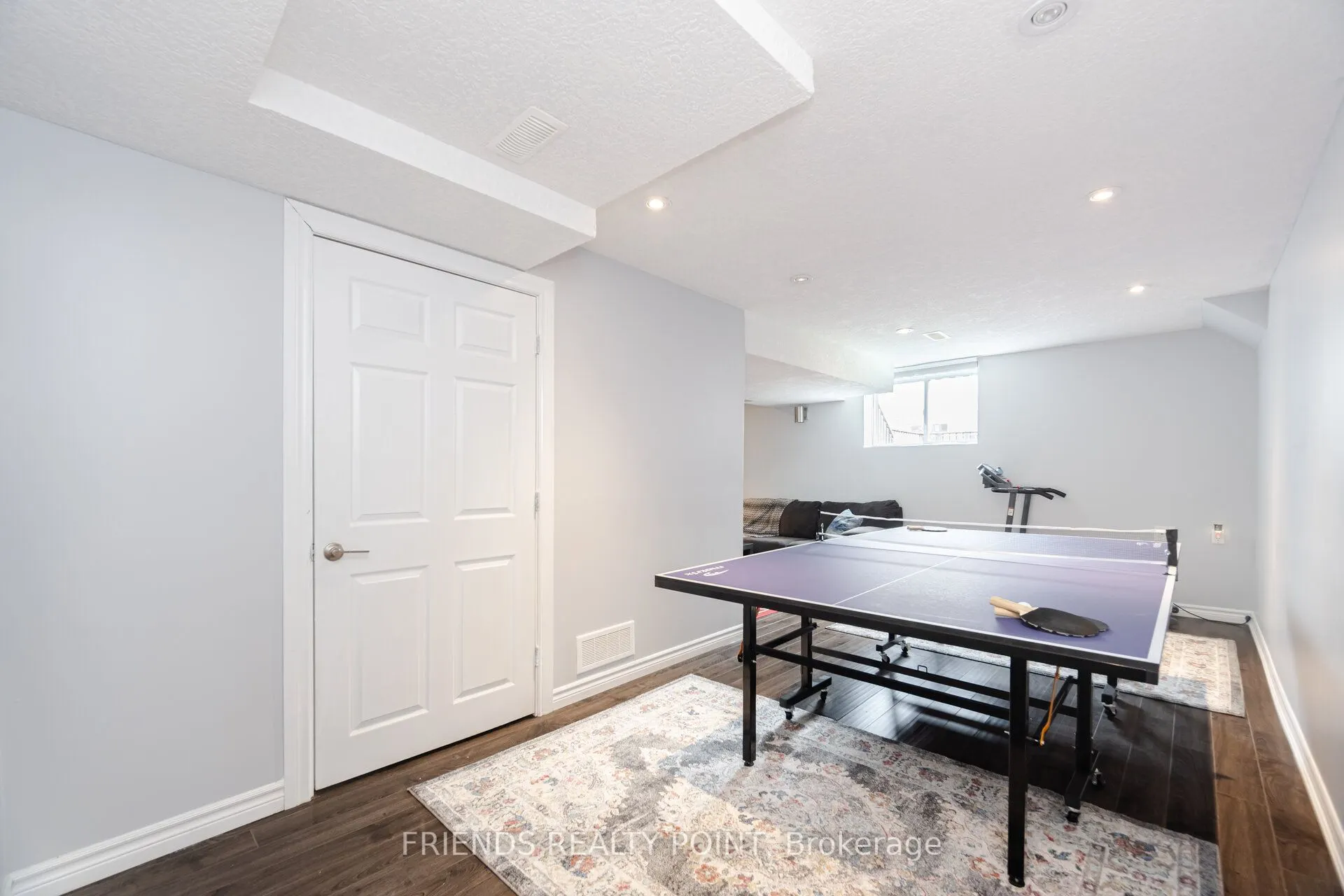 37 Charleswood Crescent