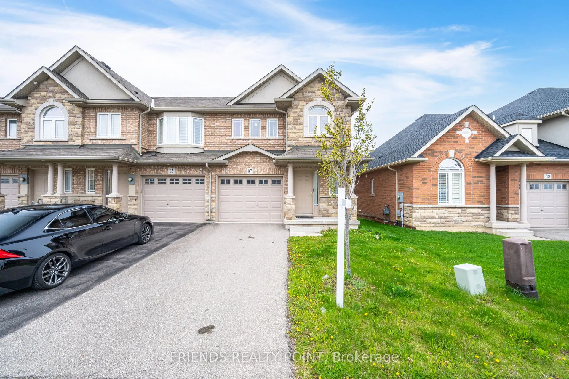 37 Charleswood Crescent