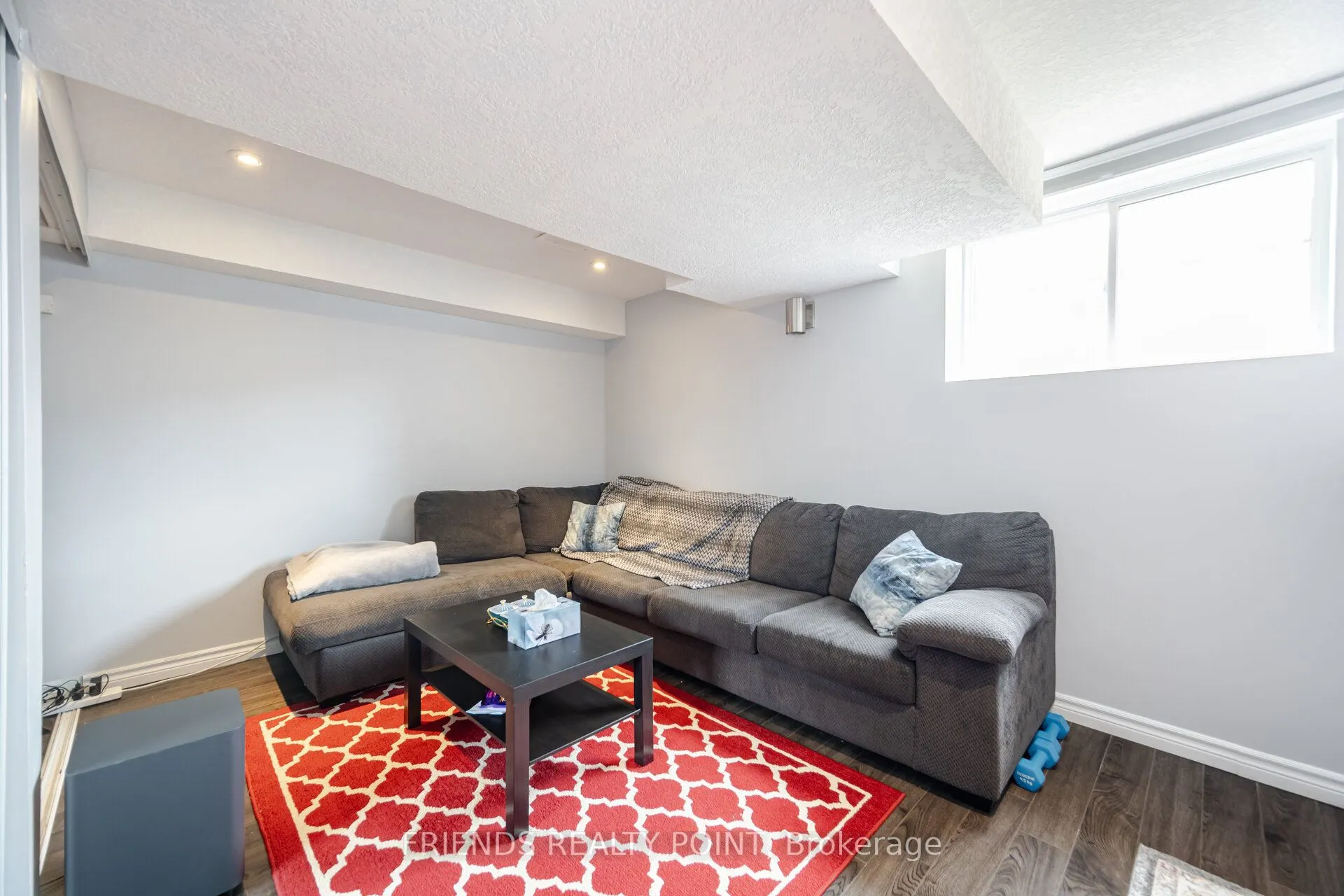 37 Charleswood Crescent