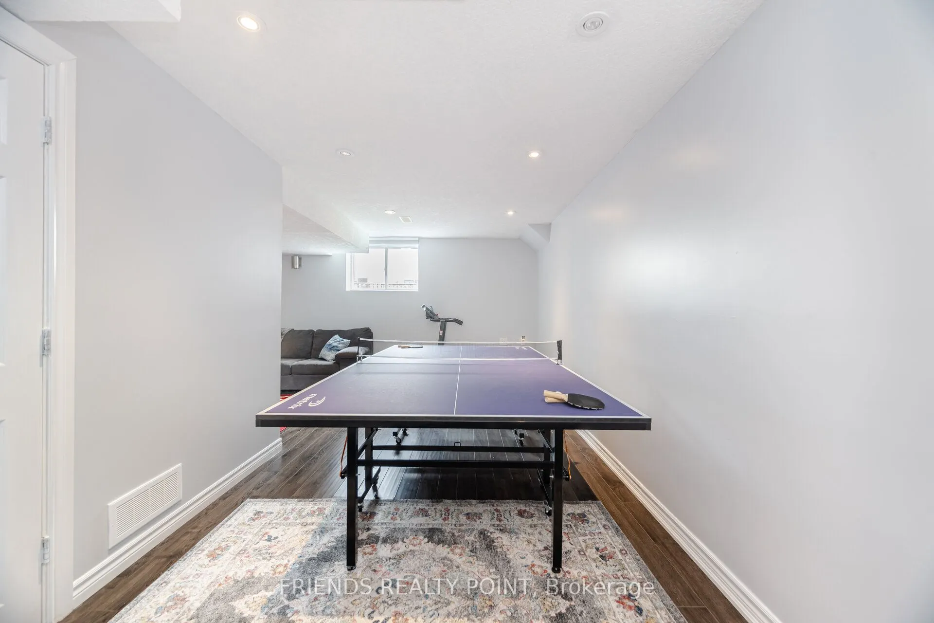 37 Charleswood Crescent