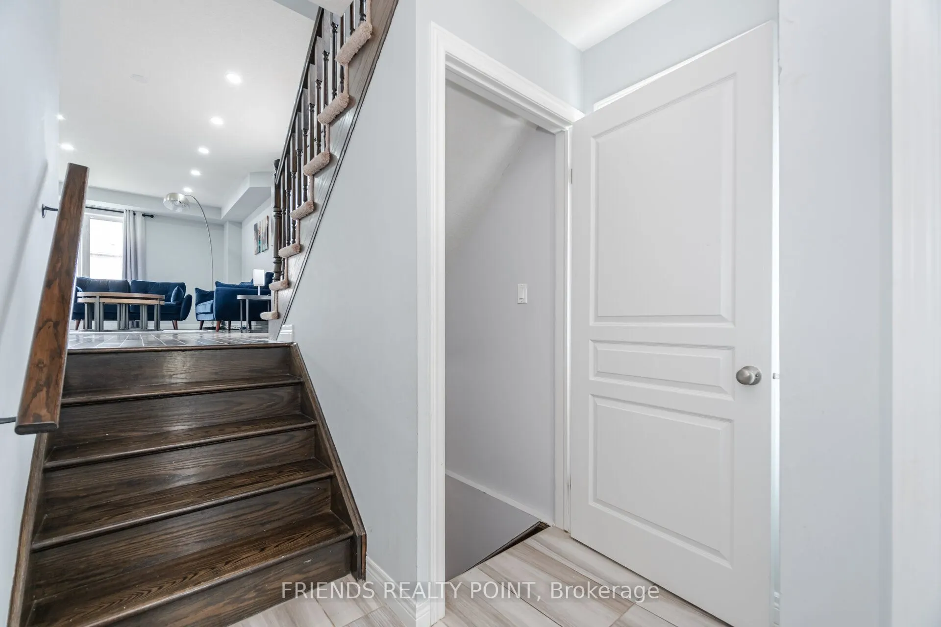 37 Charleswood Crescent