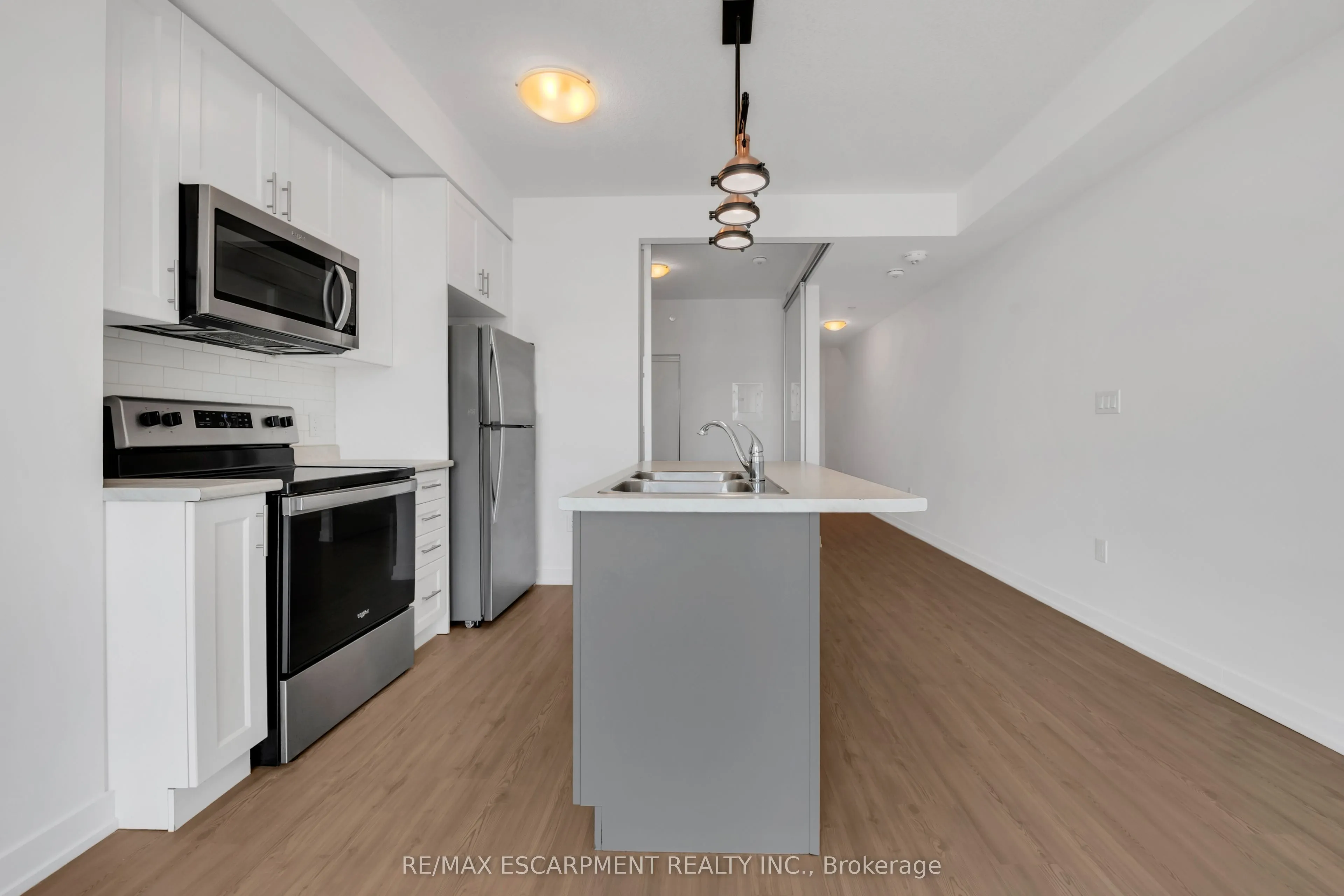 450 Dundas Street, #319