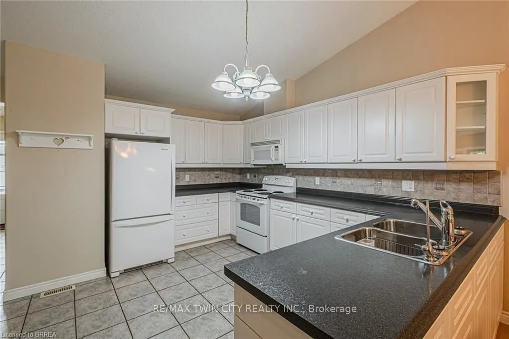 110 Somerset Road, #9