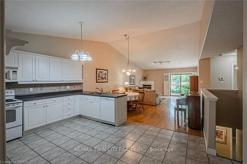 110 Somerset Road, #9