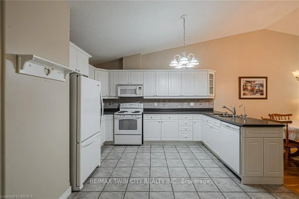 110 Somerset Road, #9