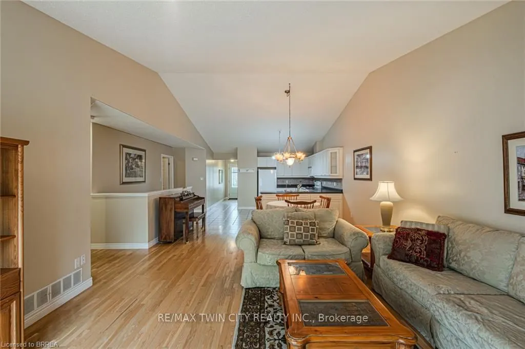 110 Somerset Road, #9