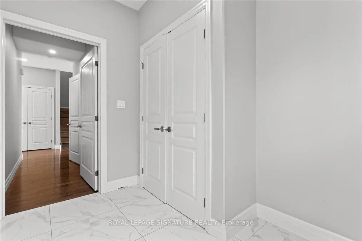 12 Hummingbird Drive