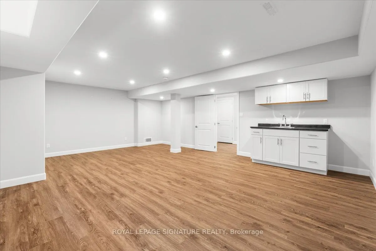 12 Hummingbird Drive