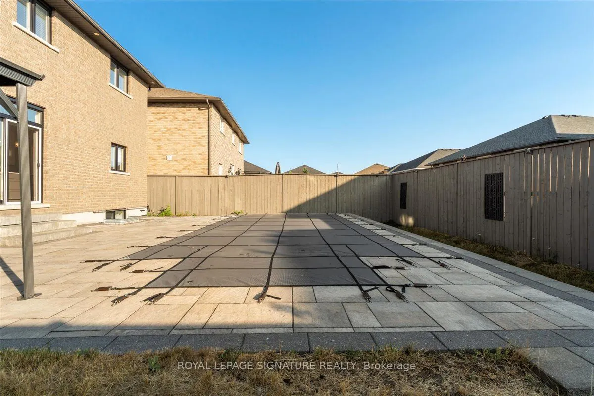 12 Hummingbird Drive