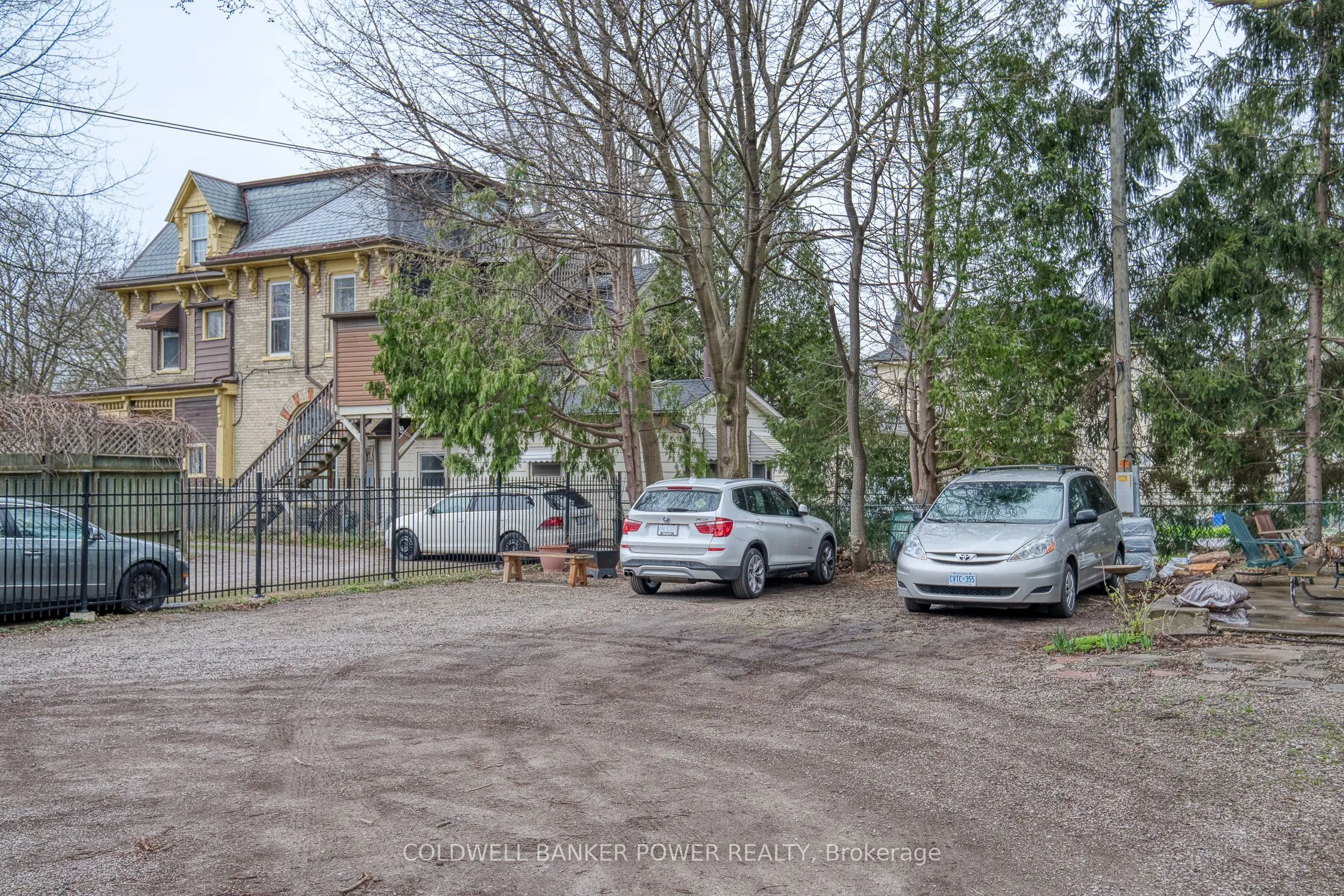 482 Princess Avenue