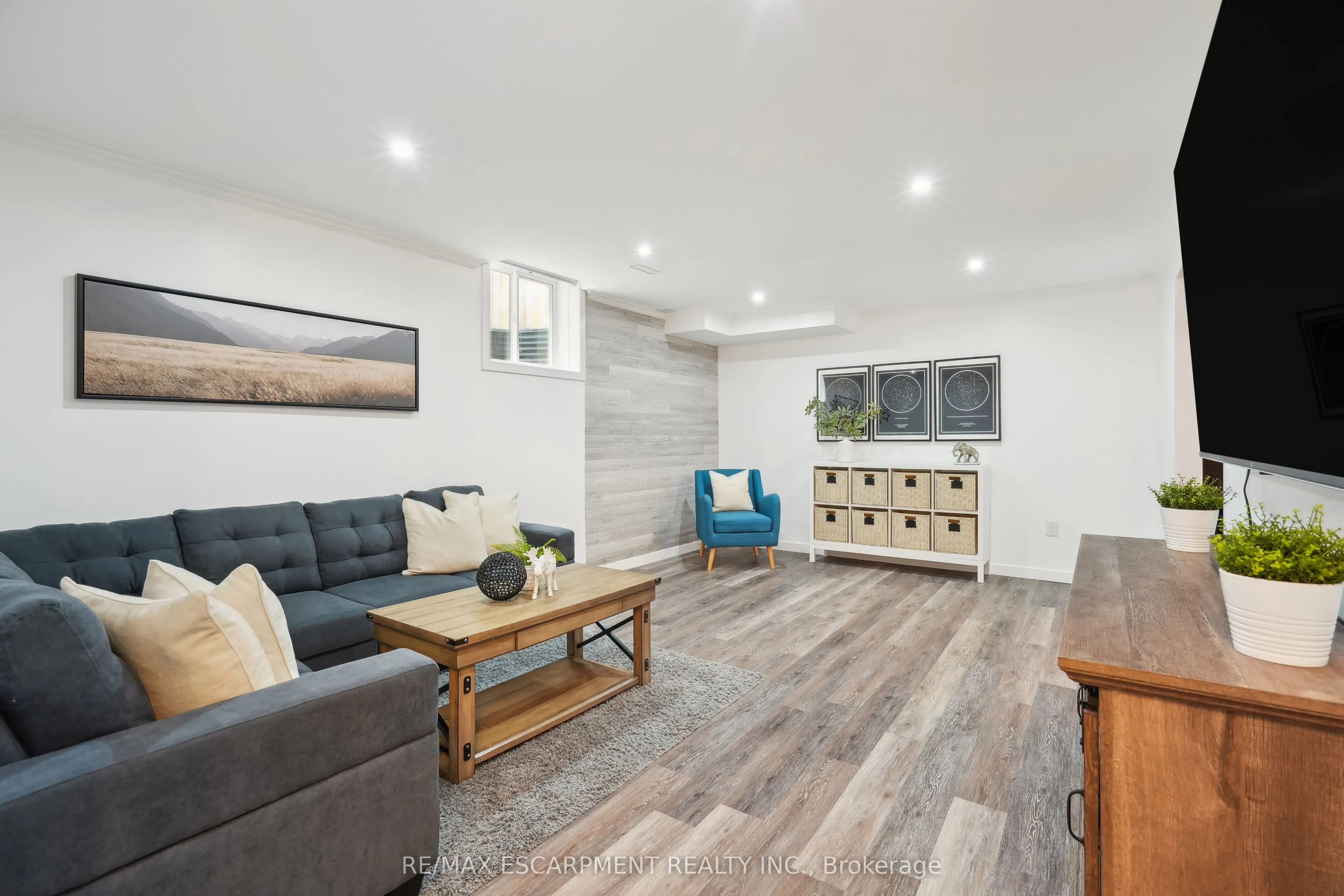 180 Coker Crescent