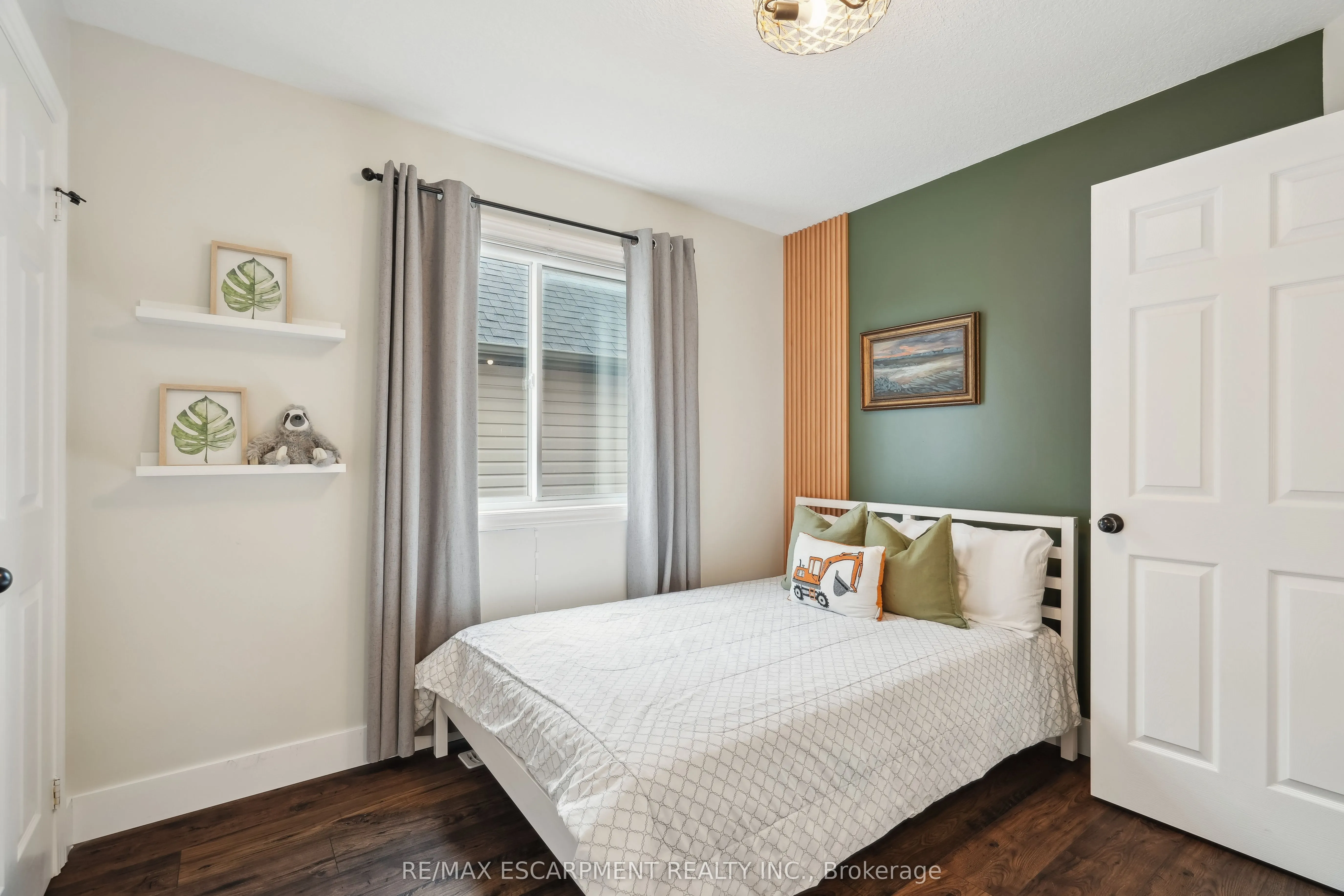 180 Coker Crescent