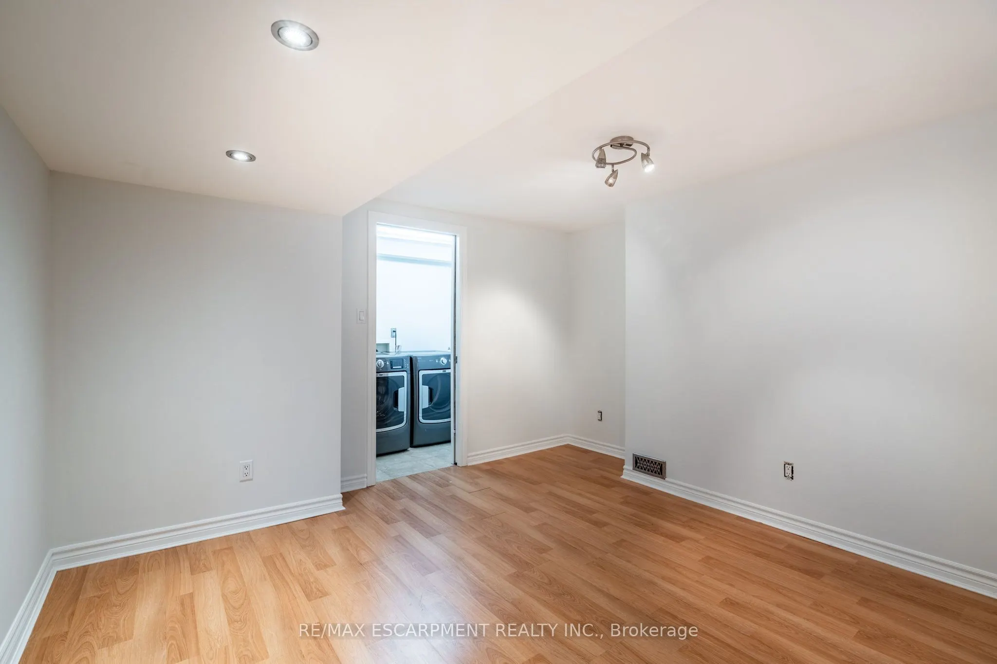 70 Flamboro Street