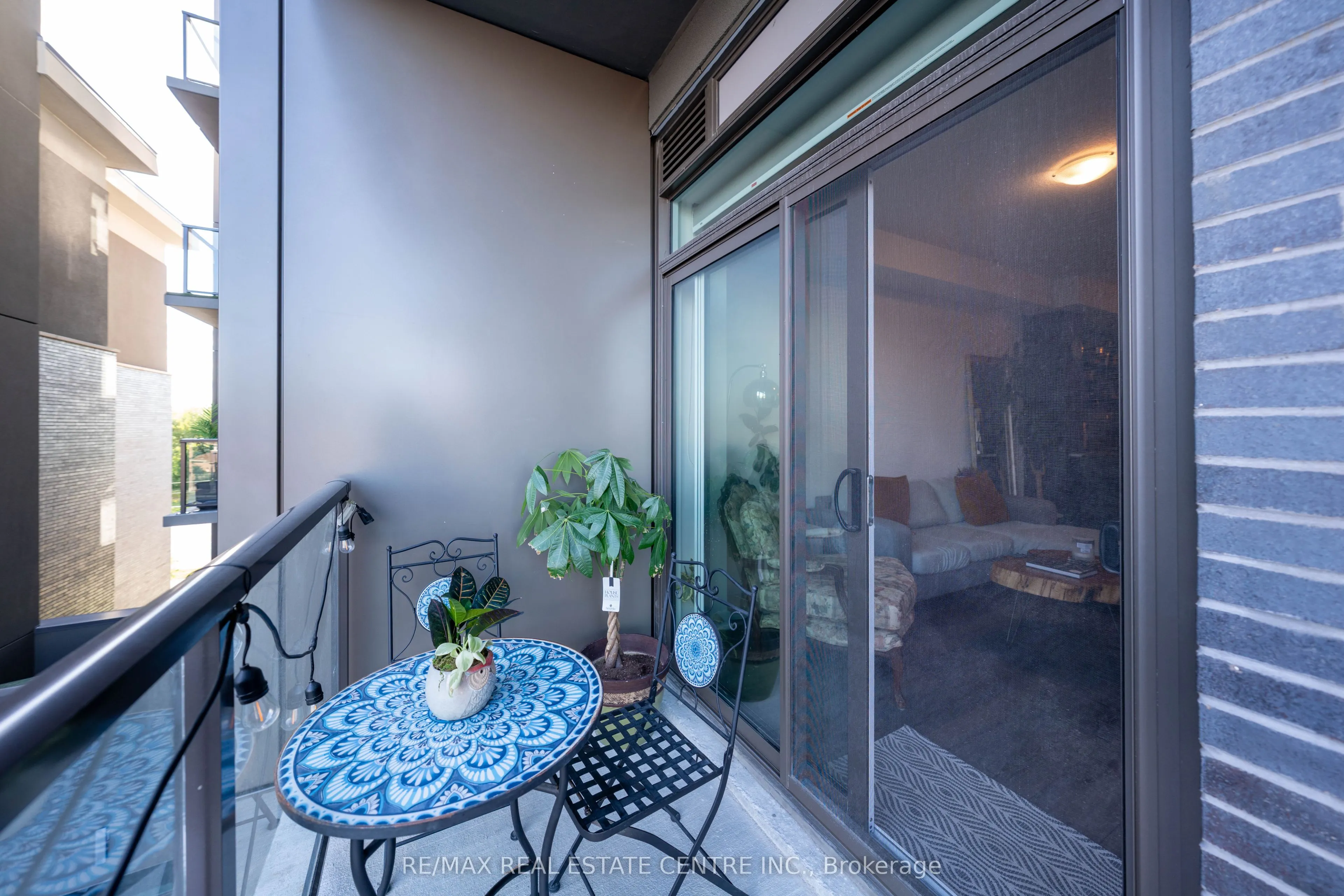 470 Dundas Street E, #328