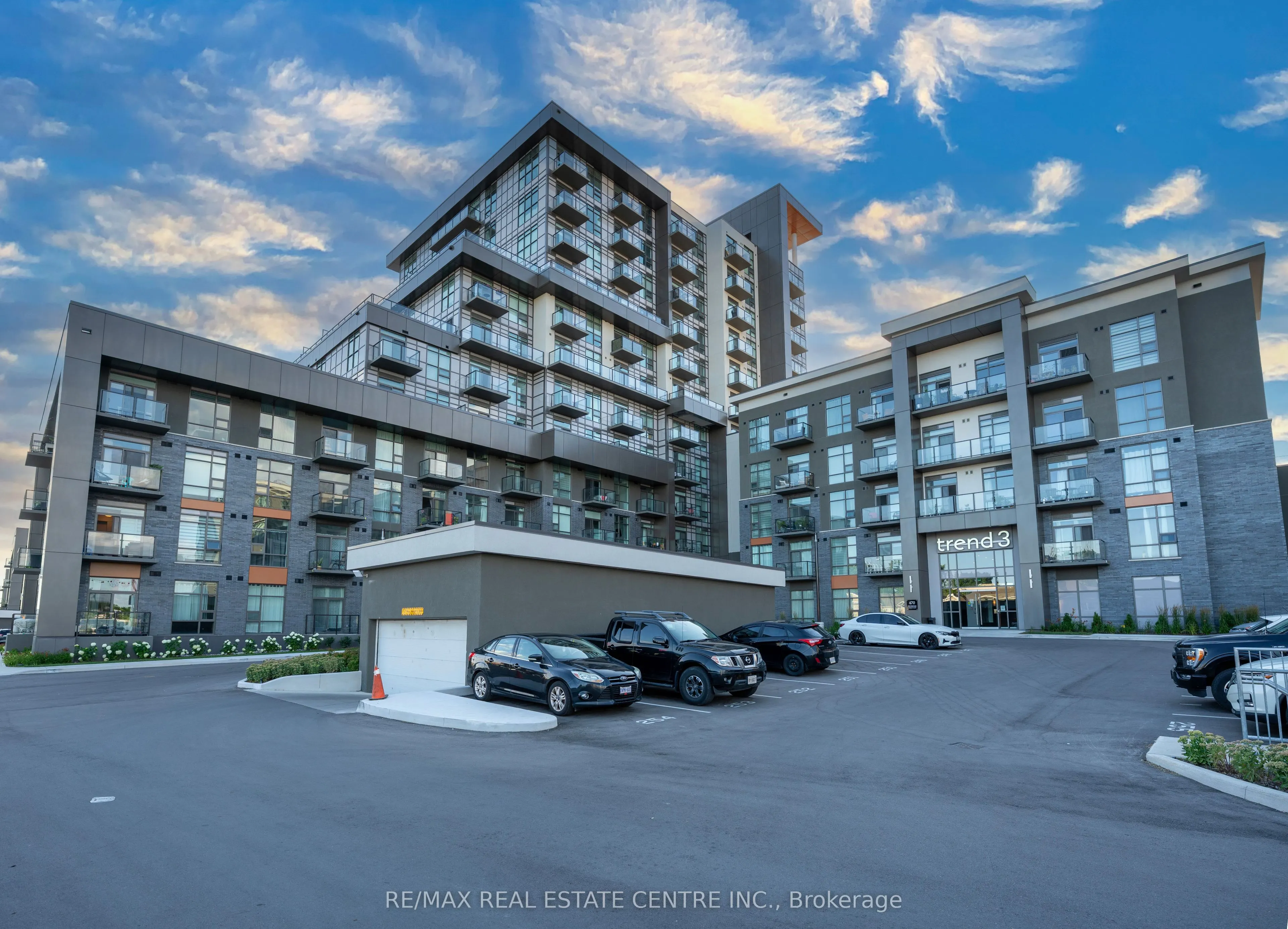 470 Dundas Street E, #328