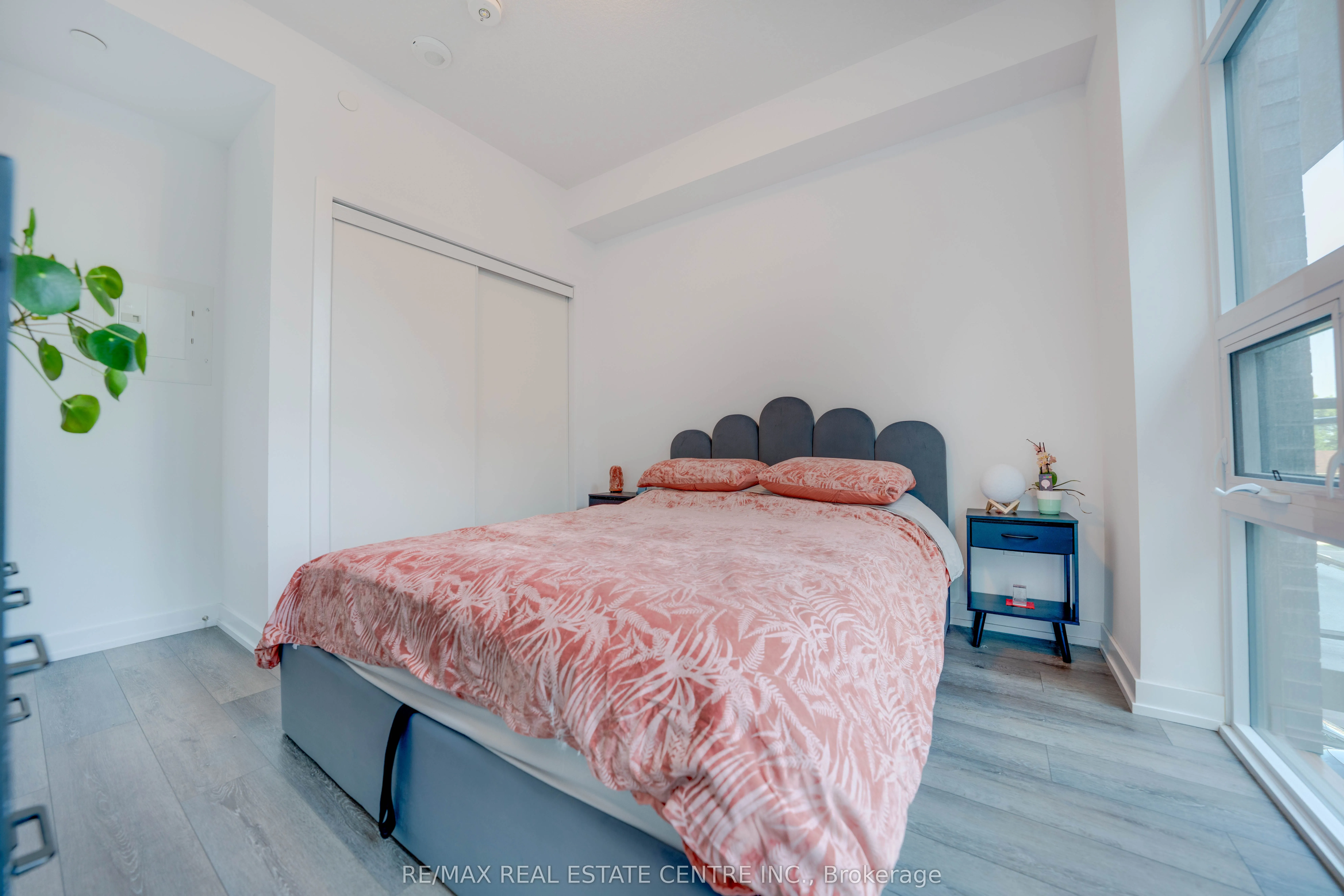 470 Dundas Street E, #328