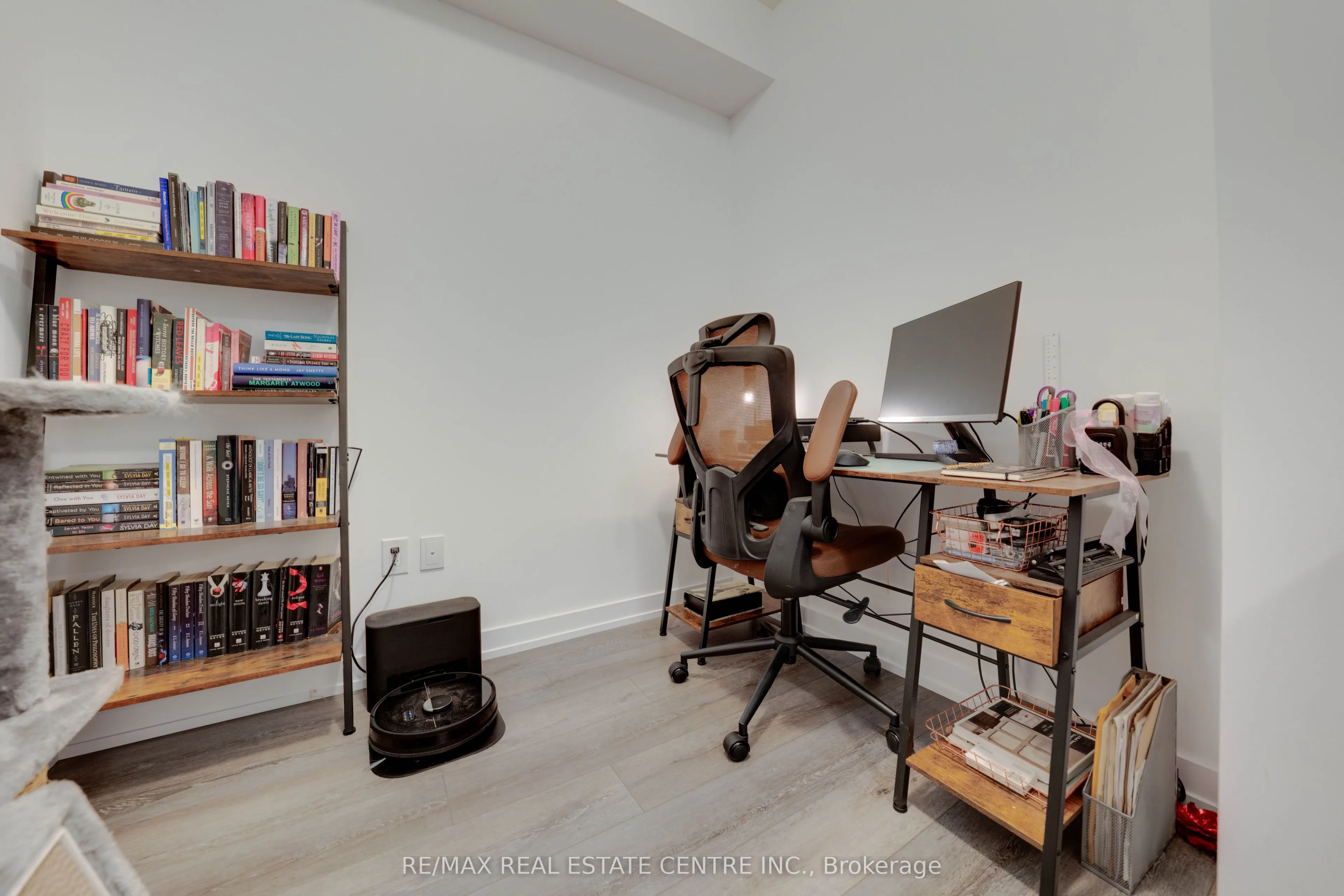 470 Dundas Street E, #328