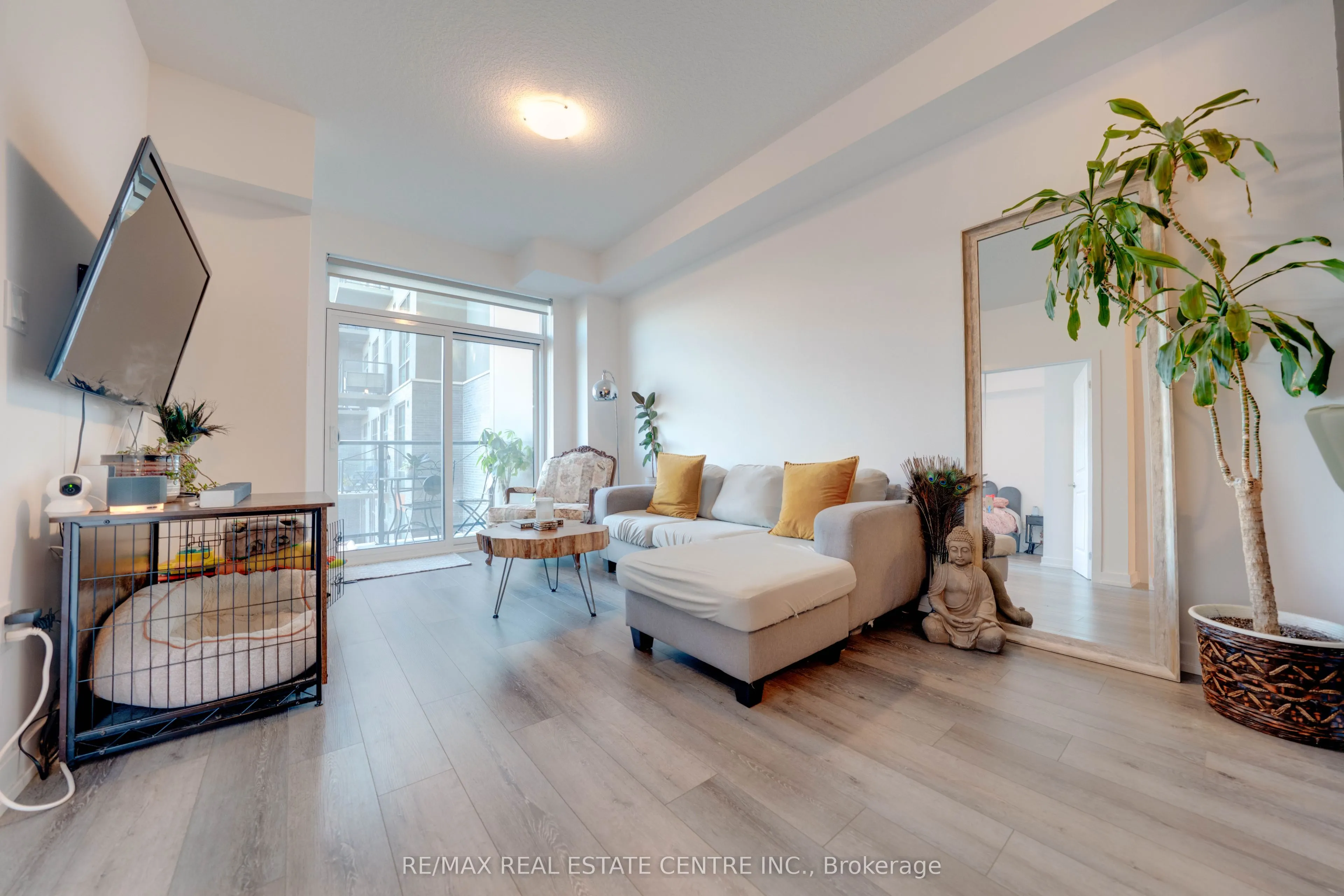470 Dundas Street E, #328