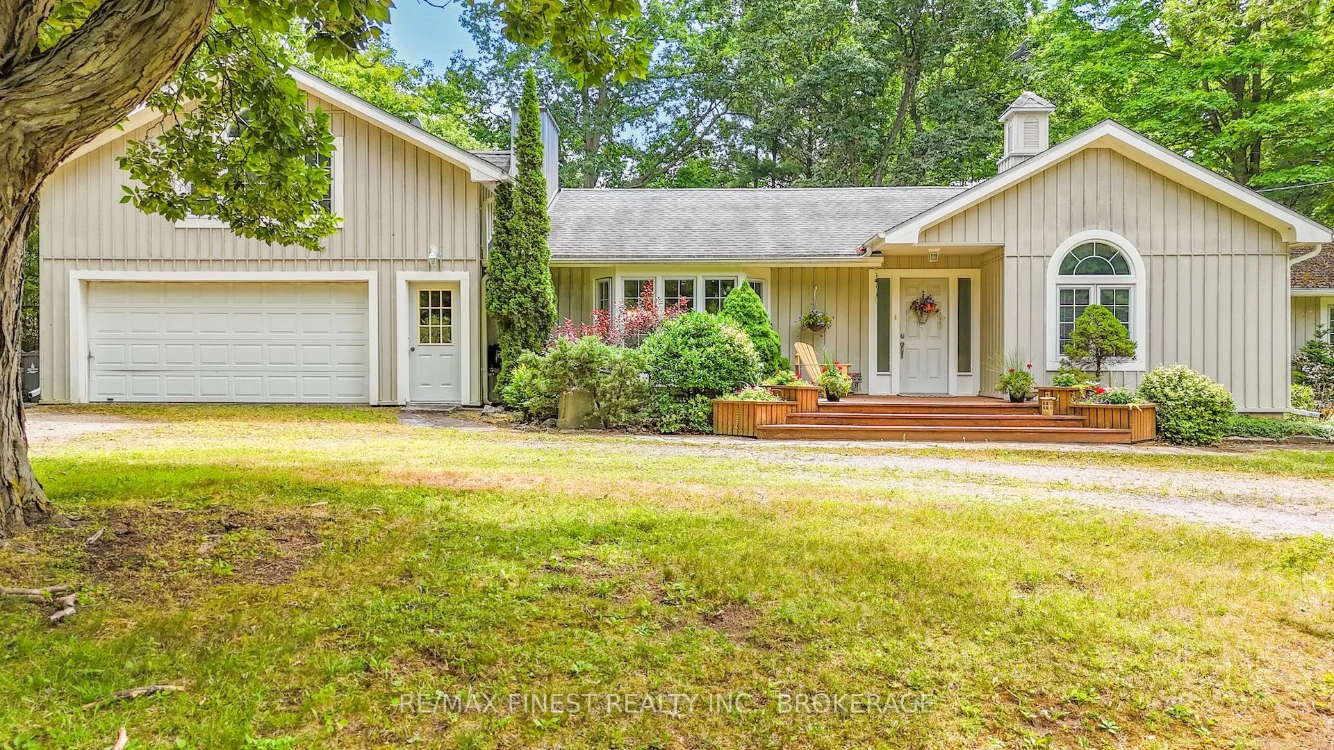 1371 Middle Road