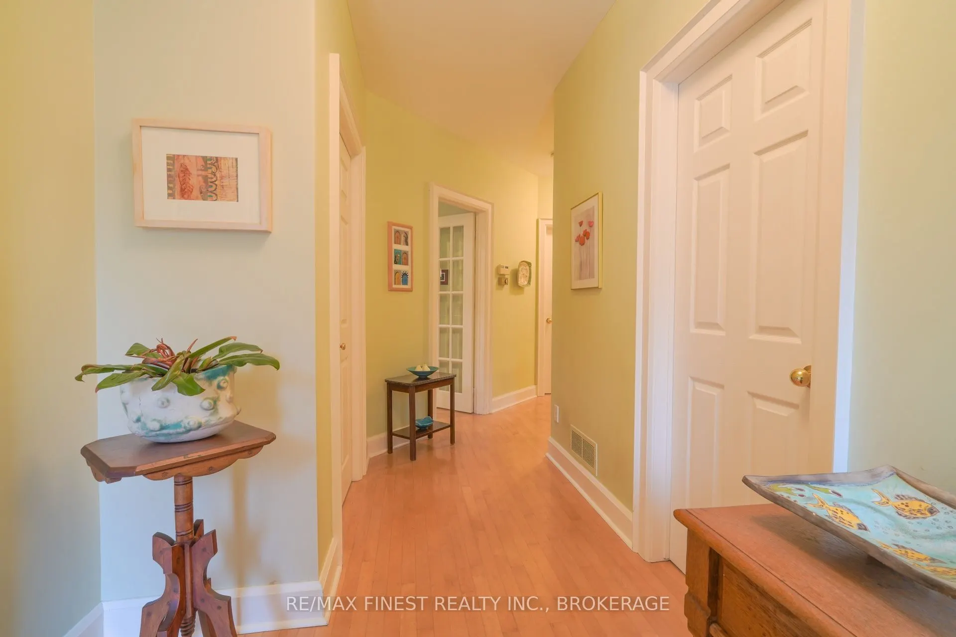 1371 Middle Road